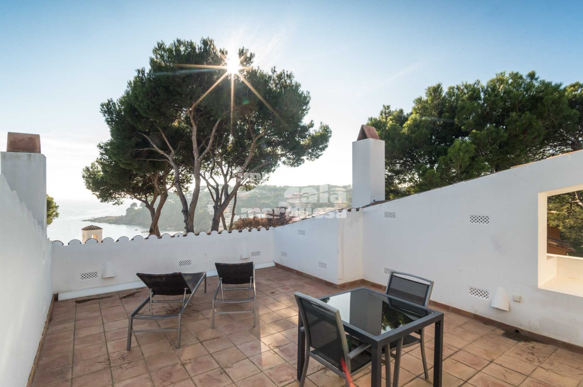 FANTÁSTICO CHALET CON VISTA AL MAR Y PISCINA PRIVADA EN EL CORAZÓN DE LLAFRANC