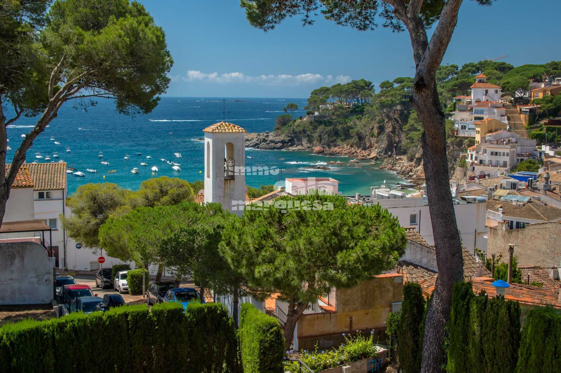 FANTÁSTICO CHALET CON VISTA AL MAR Y PISCINA PRIVADA EN EL CORAZÓN DE LLAFRANC