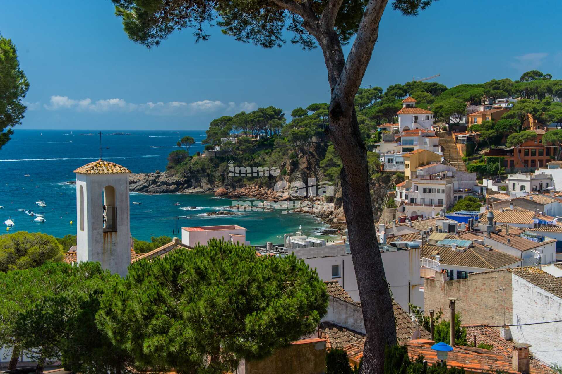 FANTÁSTICO CHALET CON VISTA AL MAR Y PISCINA PRIVADA EN EL CORAZÓN DE LLAFRANC