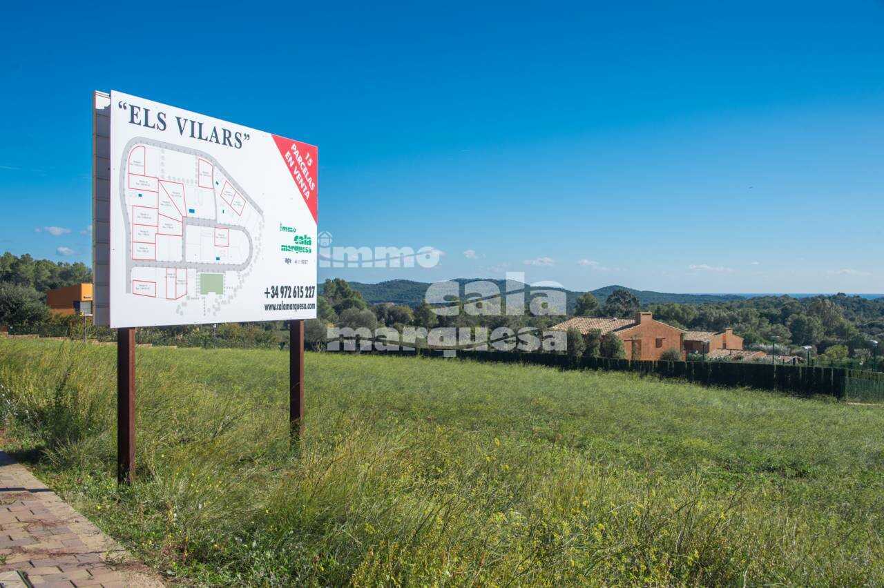 PARCELA nº 32 EN EXCLUSIVA URBANIZACIÓN EN VALL-LLOBREGA