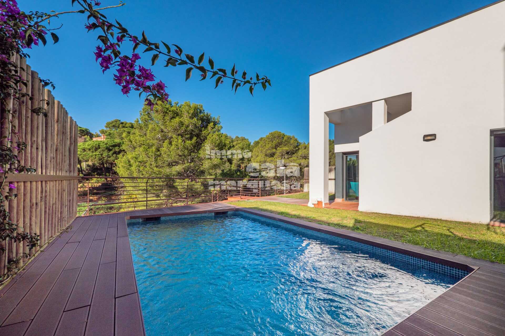 CHALET DE ALTO STANDING CERCA DE LA PLAYA DE TAMARIU