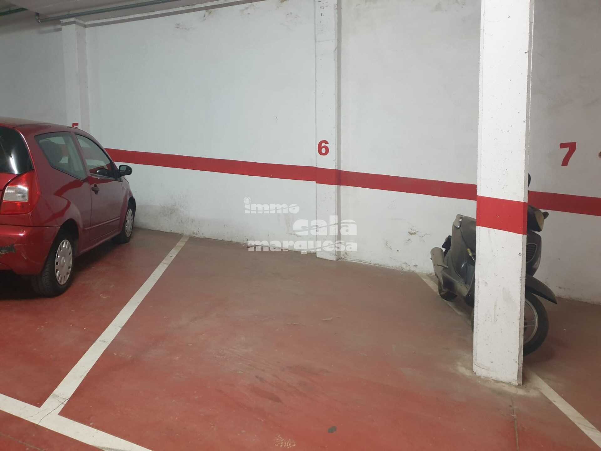 Plaza de parking en Palafrugell. 