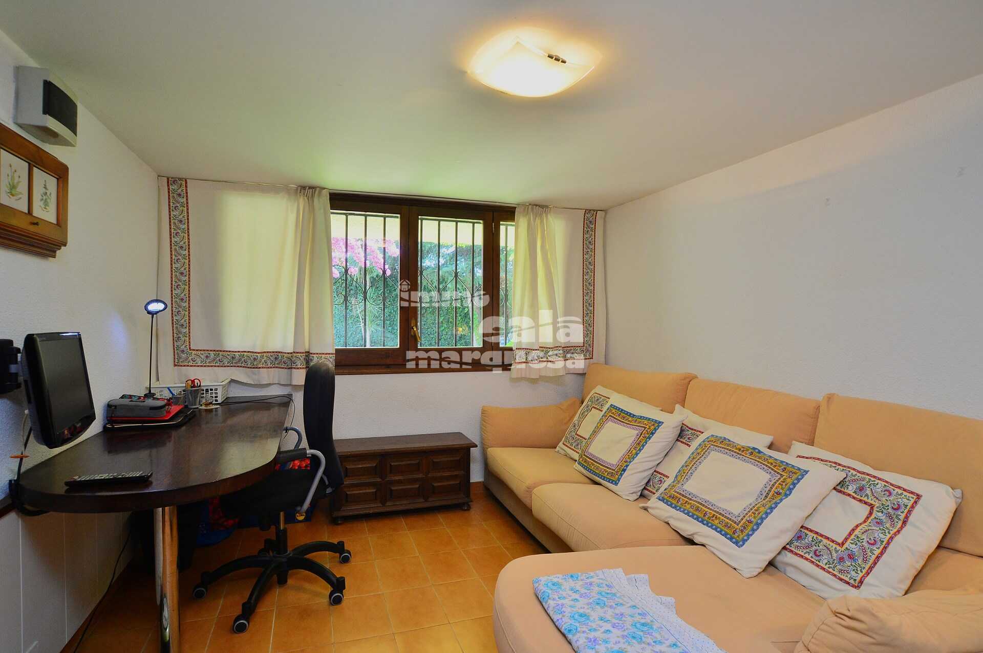 CASA ADOSADA CON JARDÍN PRIVADO EN LA ZONA DEL PRAT XIRLO EN CALELLA DE PALAFRUGELL