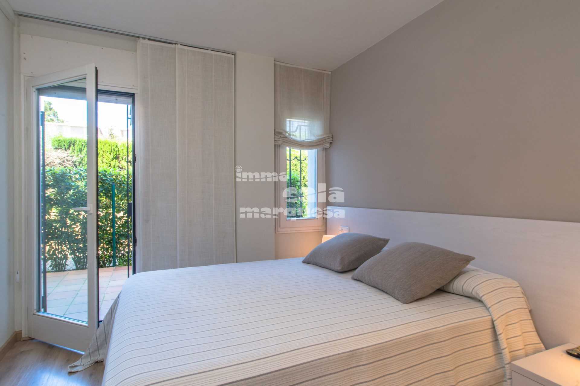APARTAMENT EN PLANTA BAIXA AMB JARDÍ I PISCINA AL CENTRE DE CALELLA DE PALAFRUGELL