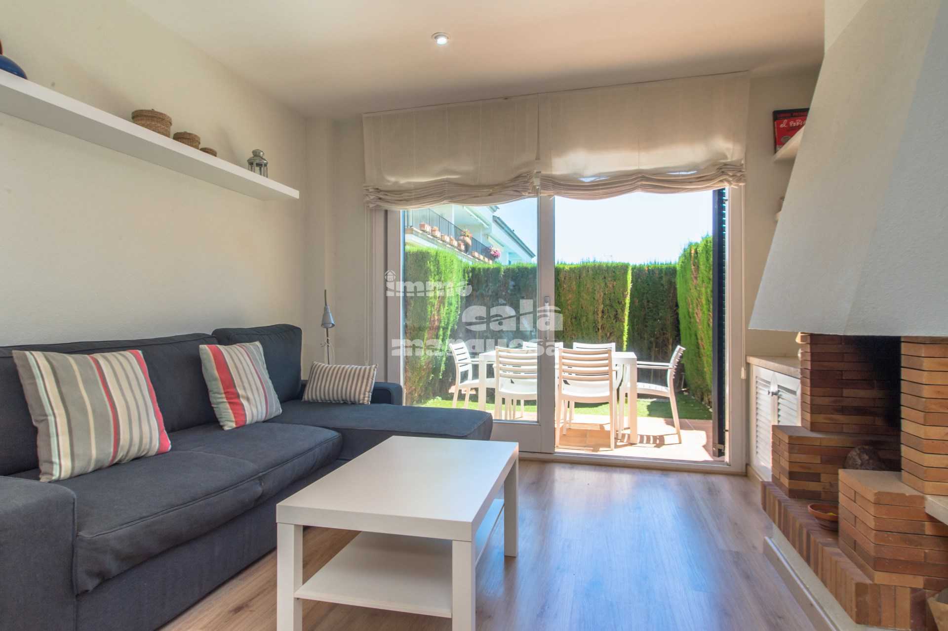 APARTAMENT EN PLANTA BAIXA AMB JARDÍ I PISCINA AL CENTRE DE CALELLA DE PALAFRUGELL