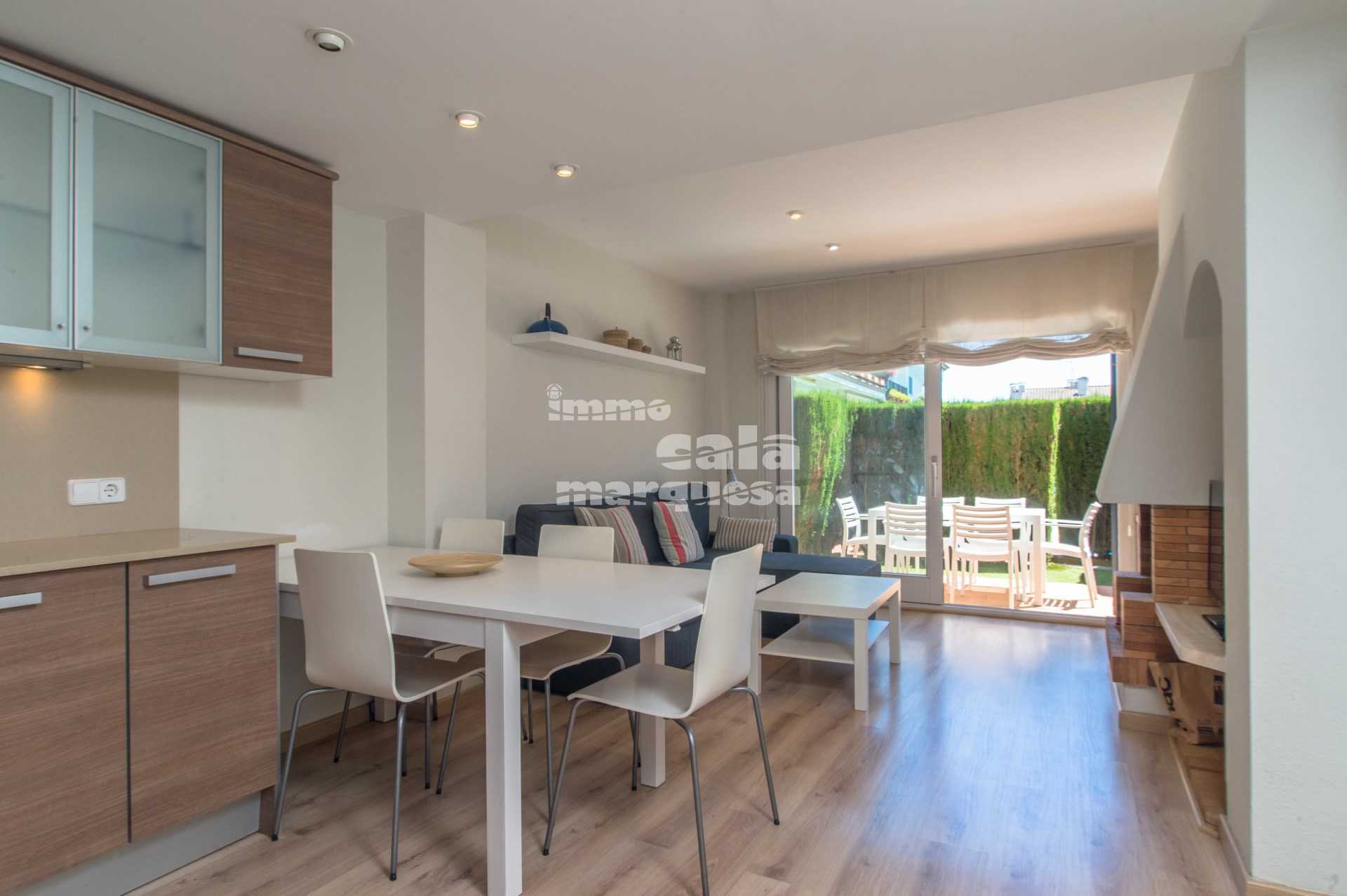 APARTAMENT EN PLANTA BAIXA AMB JARDÍ I PISCINA AL CENTRE DE CALELLA DE PALAFRUGELL