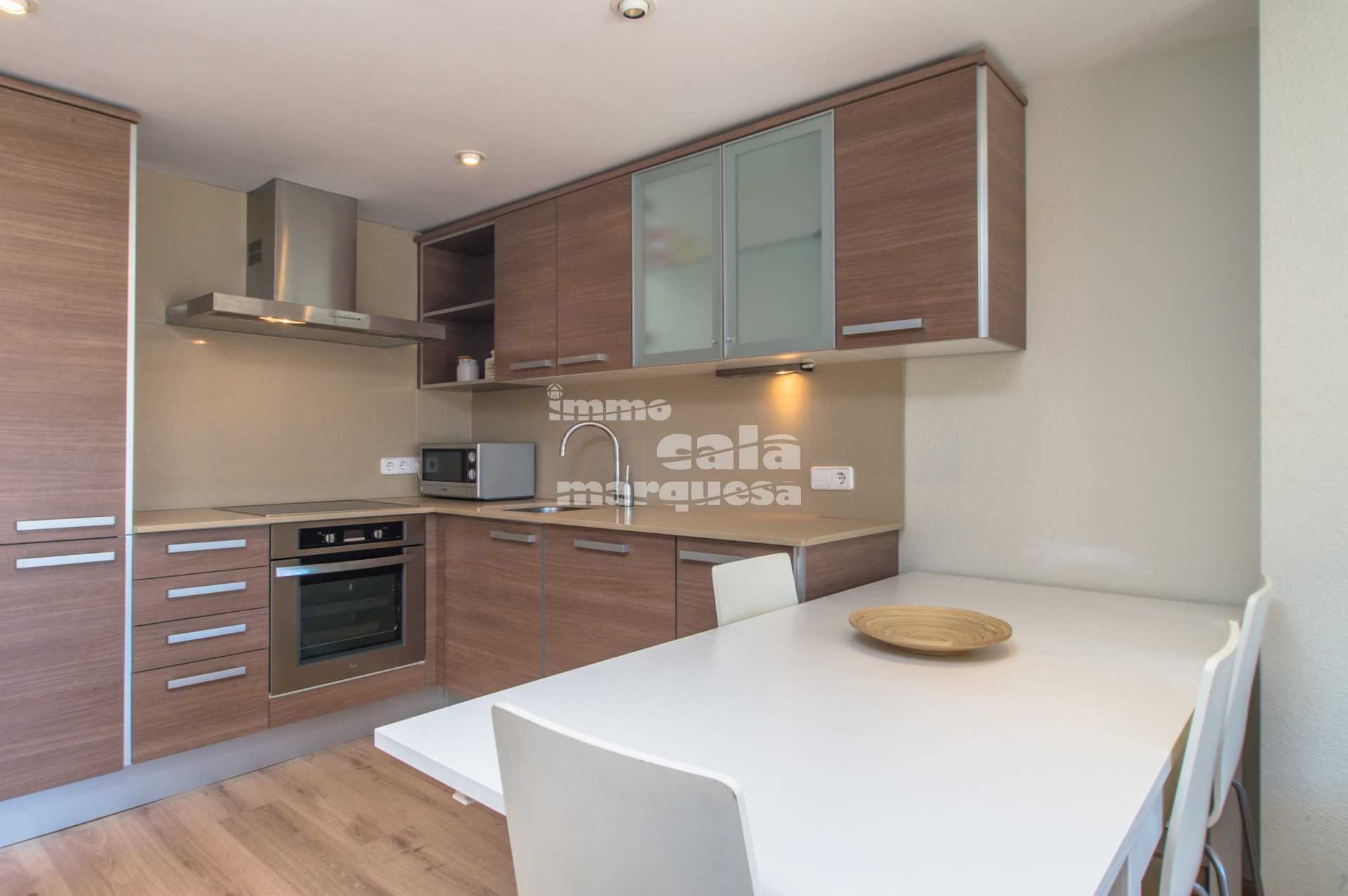 APARTAMENT EN PLANTA BAIXA AMB JARDÍ I PISCINA AL CENTRE DE CALELLA DE PALAFRUGELL