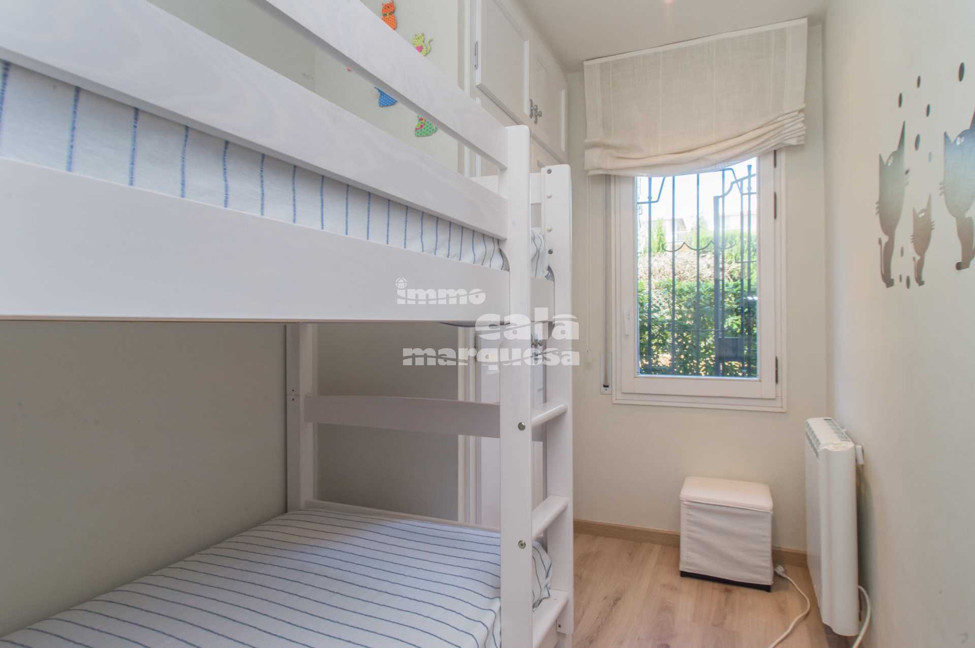 APARTAMENT EN PLANTA BAIXA AMB JARDÍ I PISCINA AL CENTRE DE CALELLA DE PALAFRUGELL