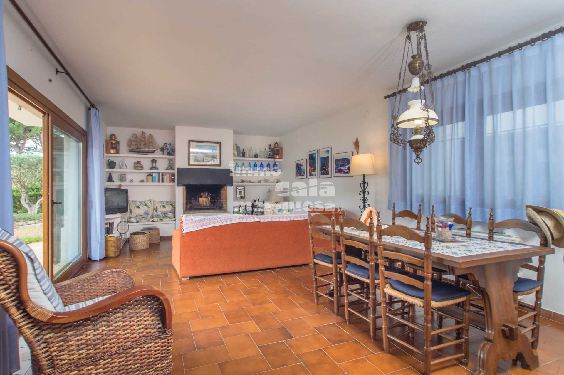 CASA AMB JARDÍ PRIVAT A POCS METRES DEL CENTRE DE CALELLA DE PALAFRUGELL