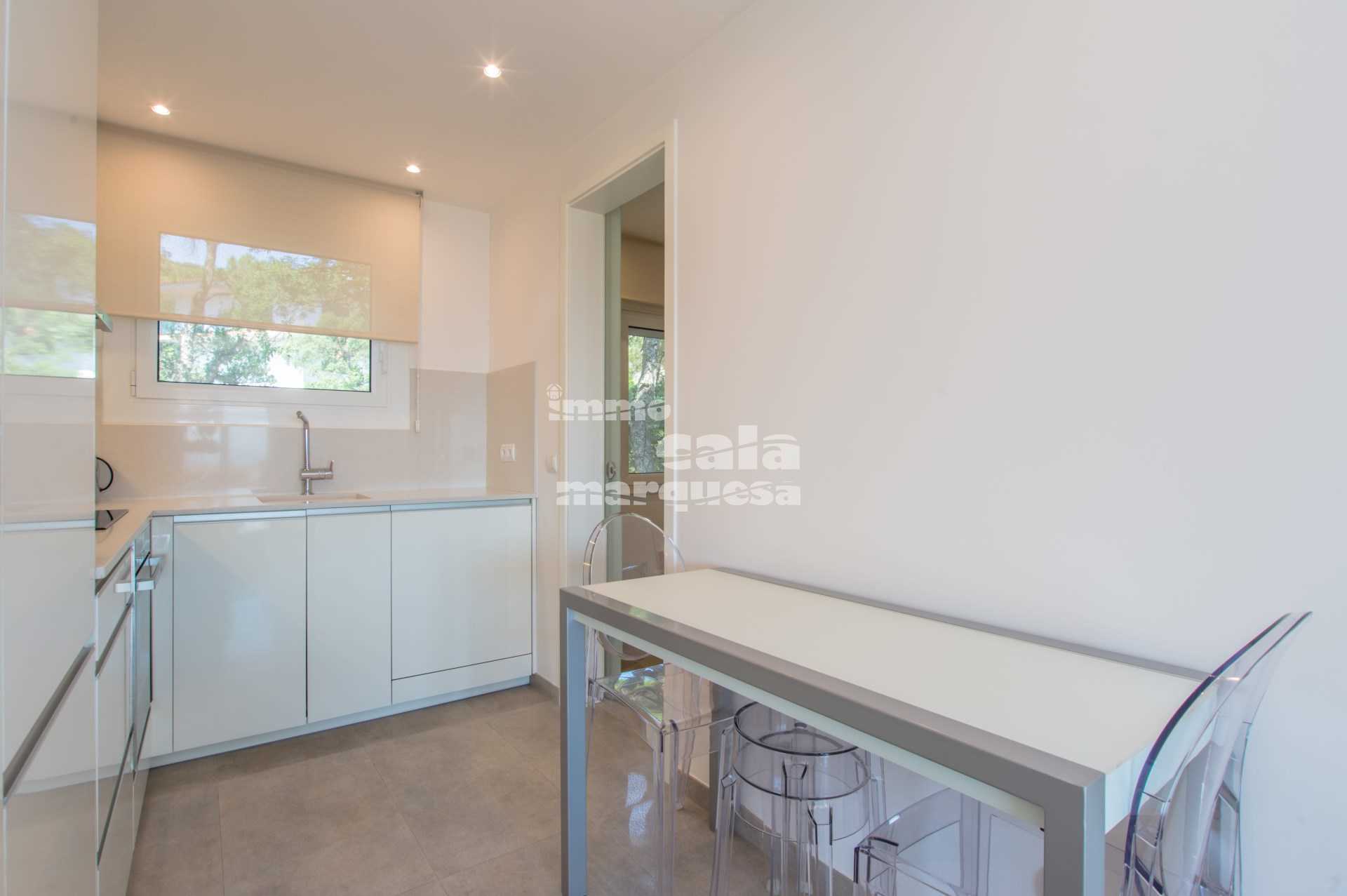 APARTAMENTO TOTALMENTE REFORMADO CON EXCELENTE VISTA AL MAR EN LA ZONA DEL GOLFET, EN CALELLA DE PALAFRUGELL
