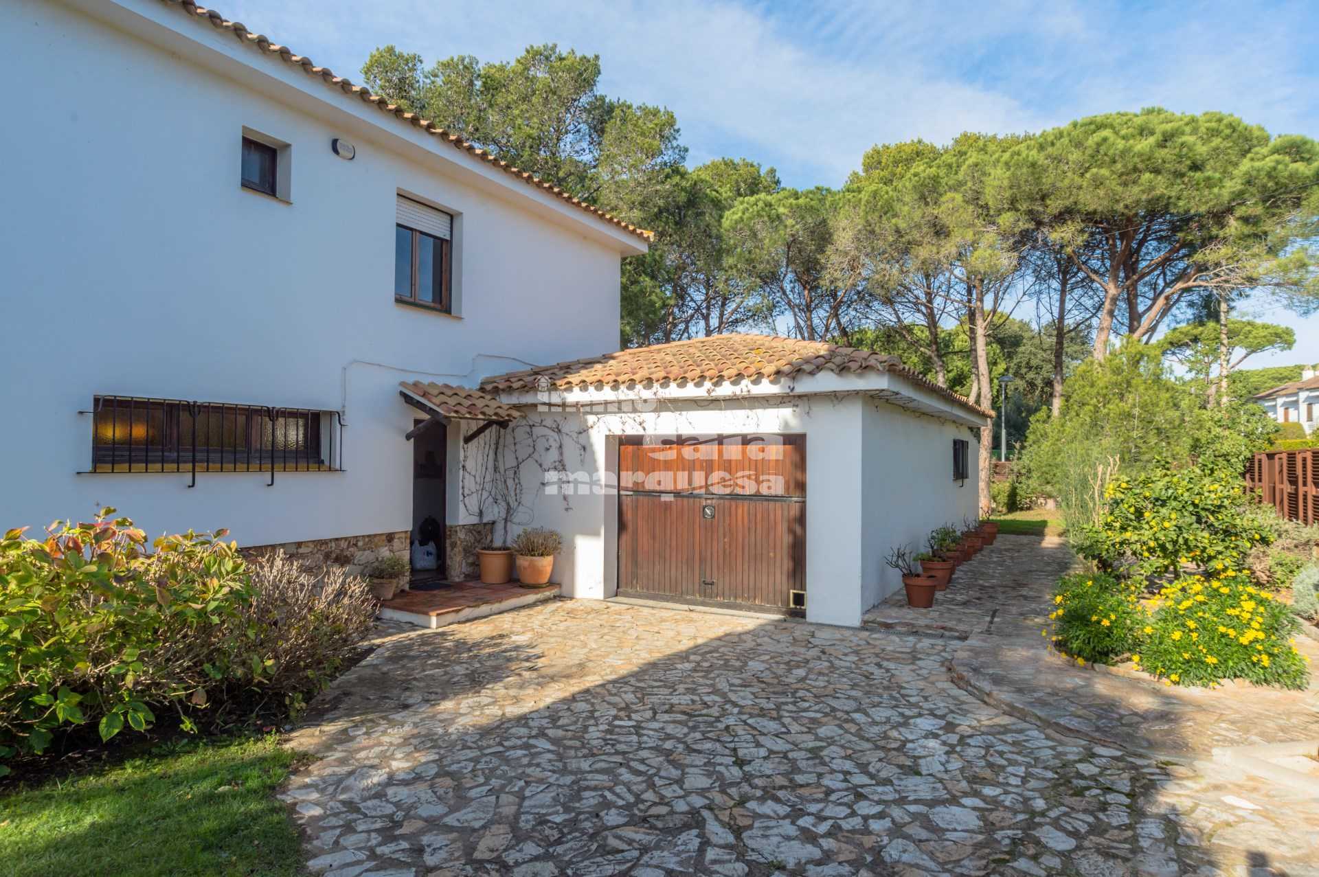 FANTÁSTICA CASA CON GRAN TERRENO CERCA DEL CENTRO DE CALELLA DE PALAFRUGELL