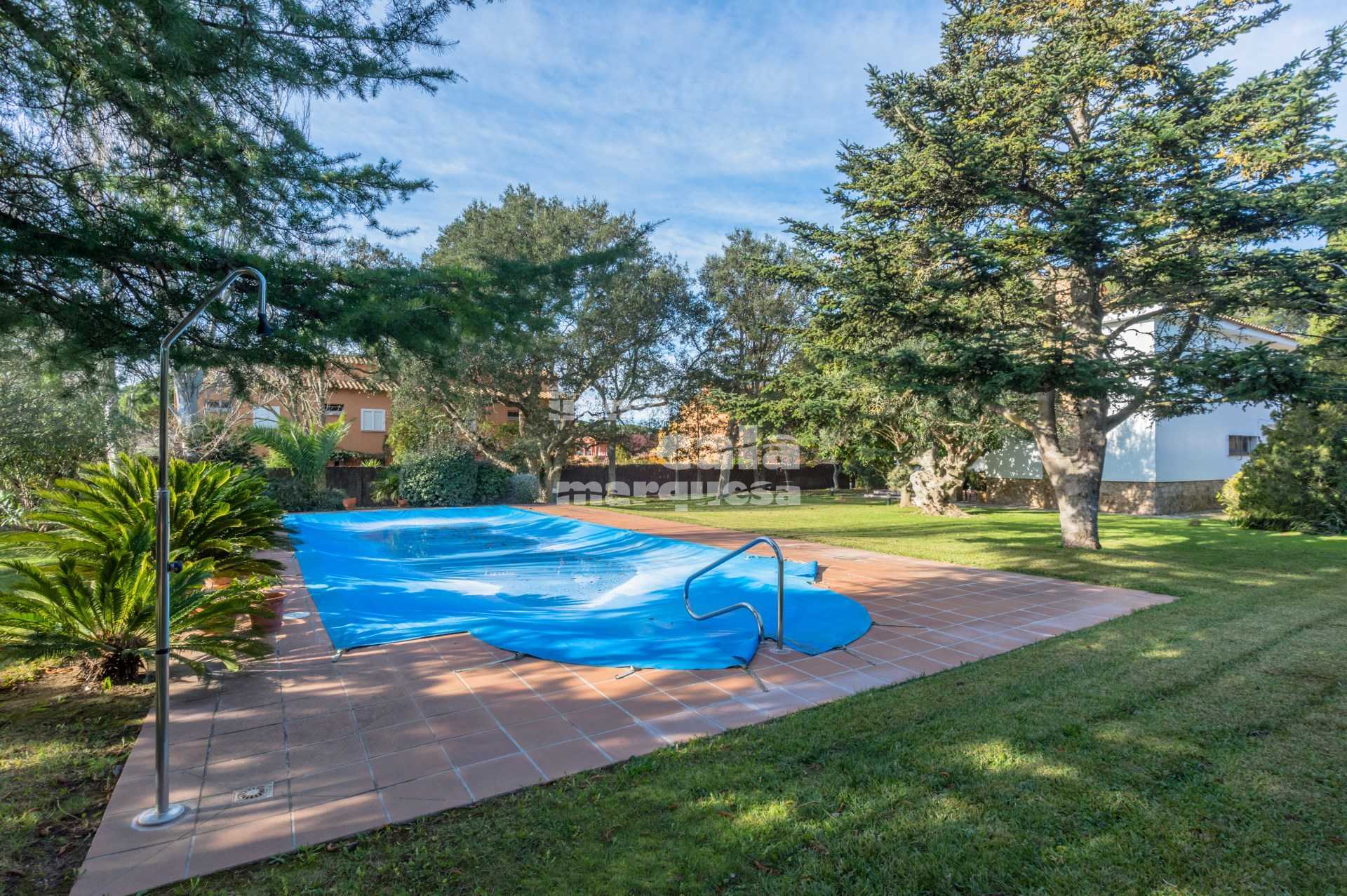 FANTÁSTICA CASA CON GRAN TERRENO CERCA DEL CENTRO DE CALELLA DE PALAFRUGELL