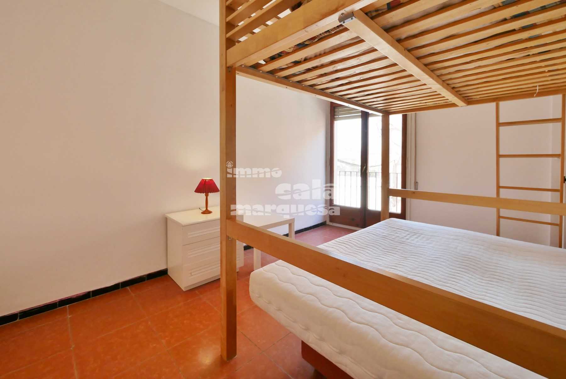 CASA DE POBLE AMB MOLTES POSSIBILITATS SITUADA AL CENTRE DE PALAFRUGELL