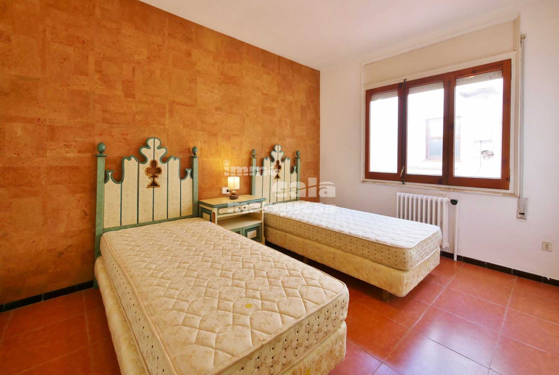 CASA DE POBLE AMB MOLTES POSSIBILITATS SITUADA AL CENTRE DE PALAFRUGELL