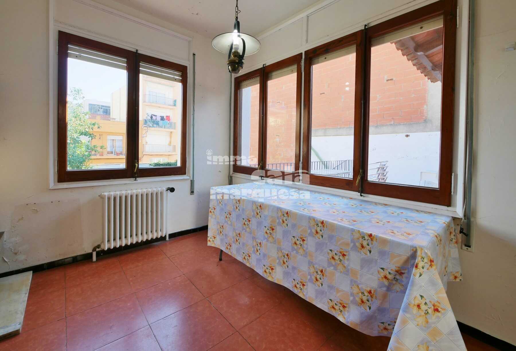 CASA DE POBLE AMB MOLTES POSSIBILITATS SITUADA AL CENTRE DE PALAFRUGELL