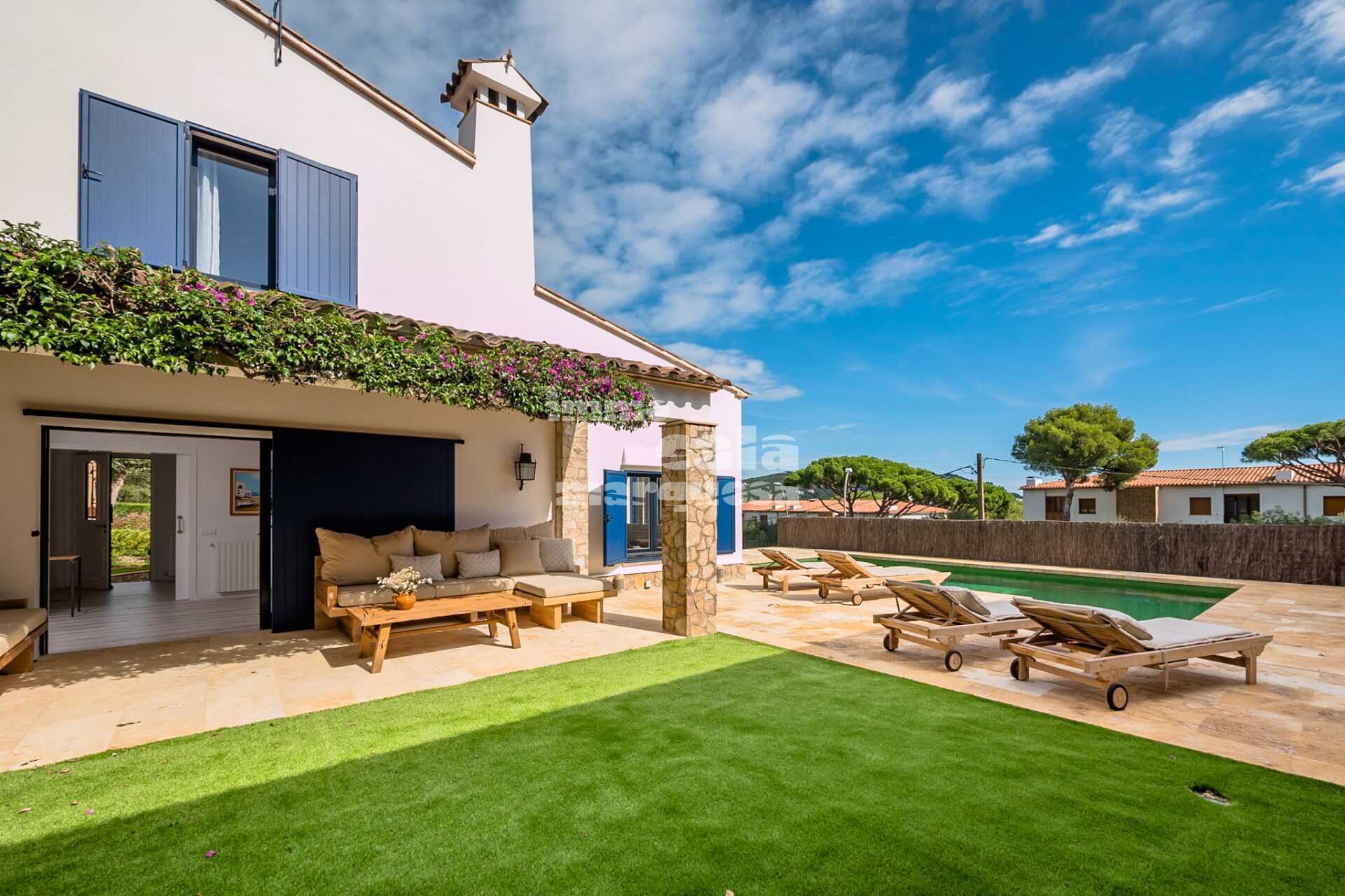 CHALET CON PISCINA PRIVADA EN LA ZONA DE SANT ROC, EN CALELLA DE PALAFRUGELL