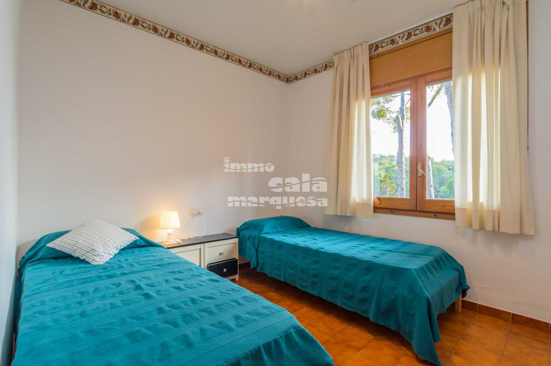 MAGNÍFICA CASA ADOSADA CON VISTAS AL MAR EN CALELLA DE PALAFRUGELL