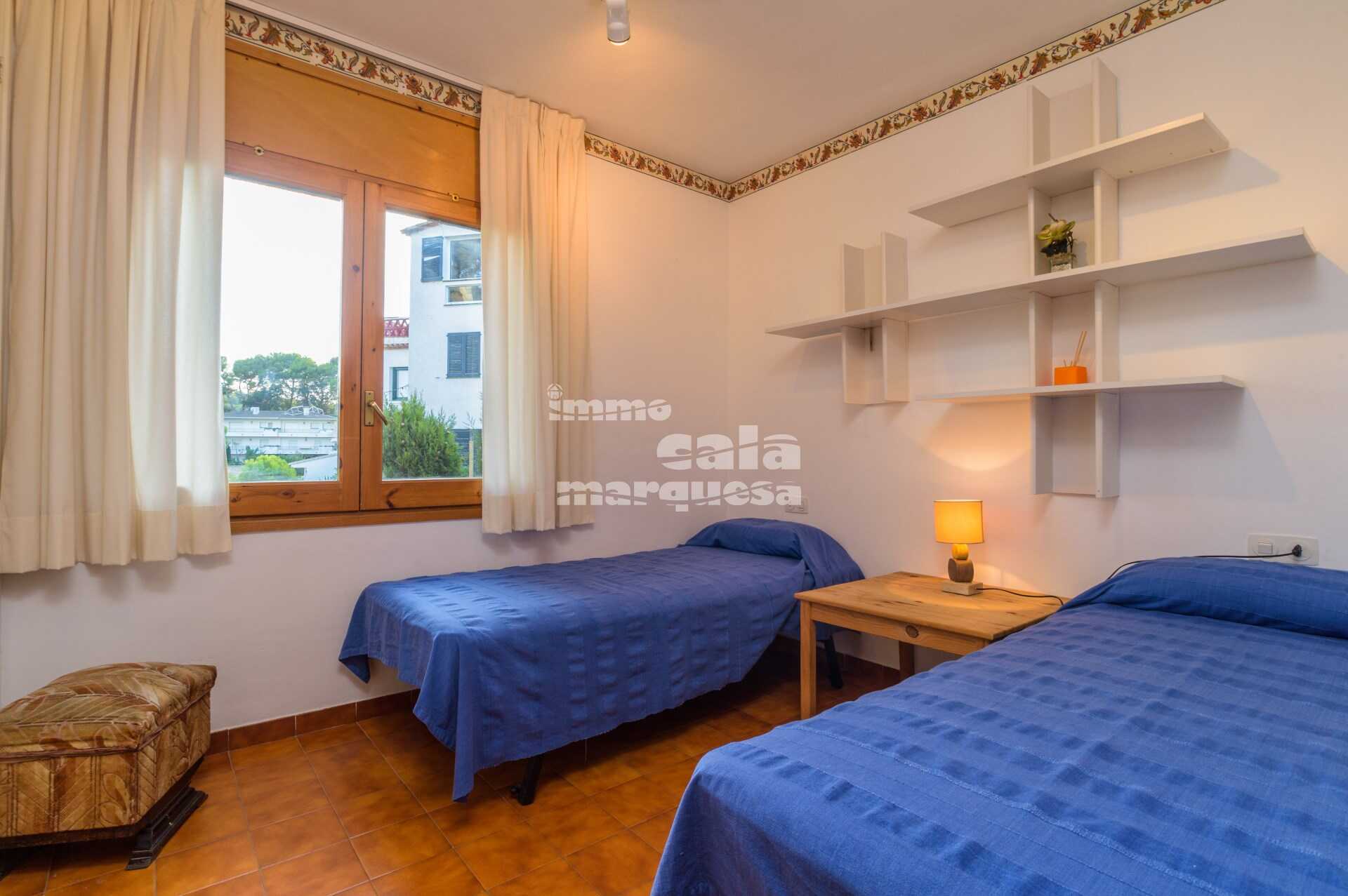 MAGNÍFICA CASA ADOSADA CON VISTAS AL MAR EN CALELLA DE PALAFRUGELL