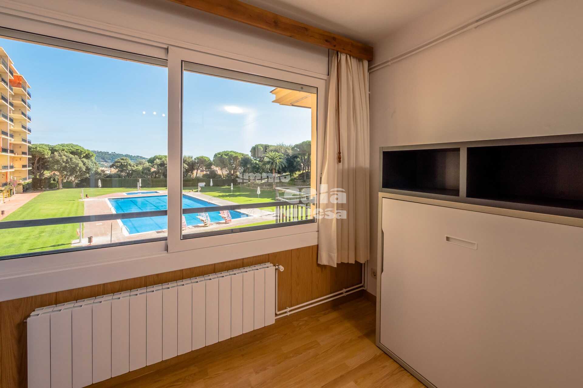 APARTAMENTO CON PISCINA COMUNITARIA EN CALELLA DE PALAFRUGELL