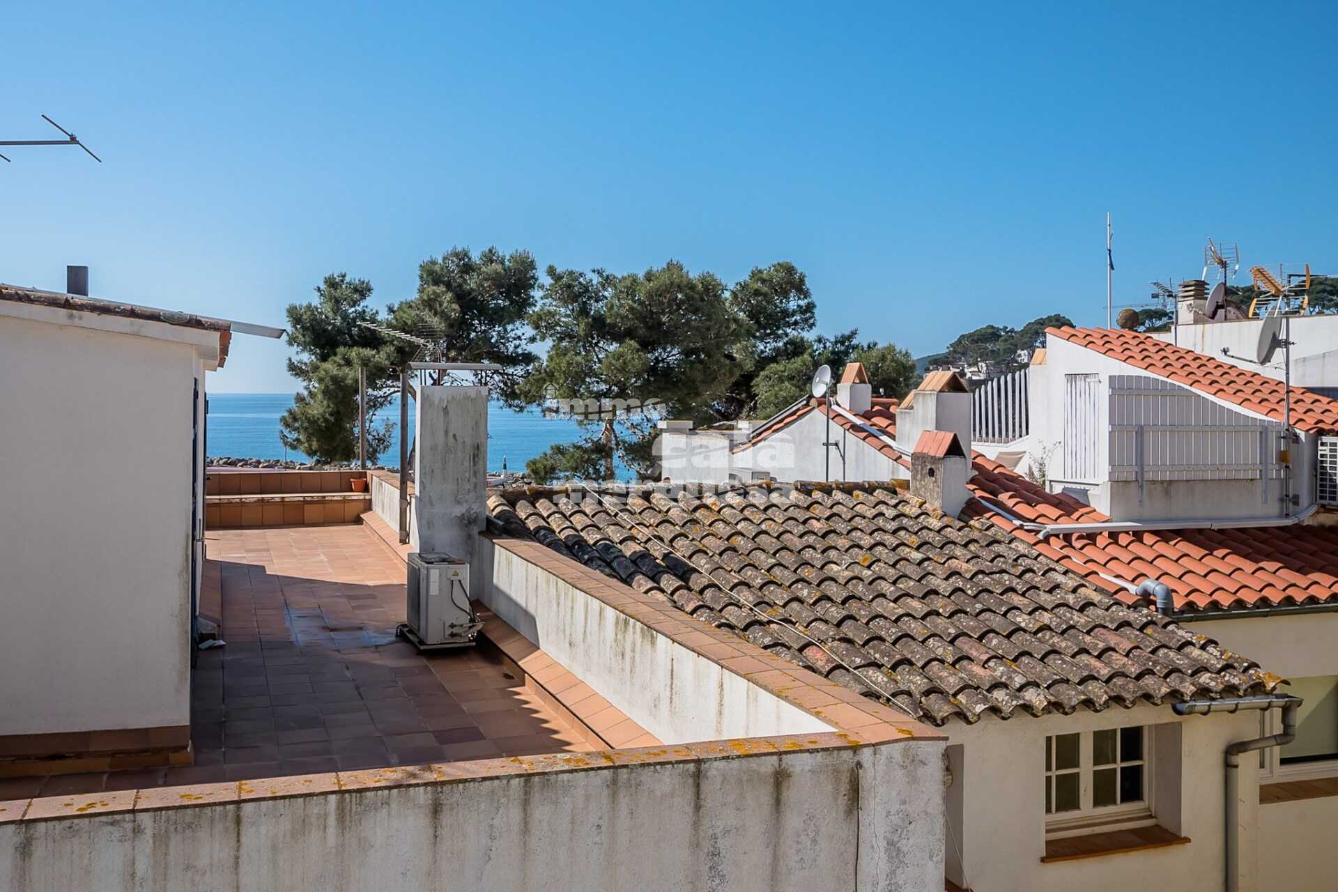 APARTAMENTO 2A LÍNEA DE LA PLAYA DE LLAFRANC