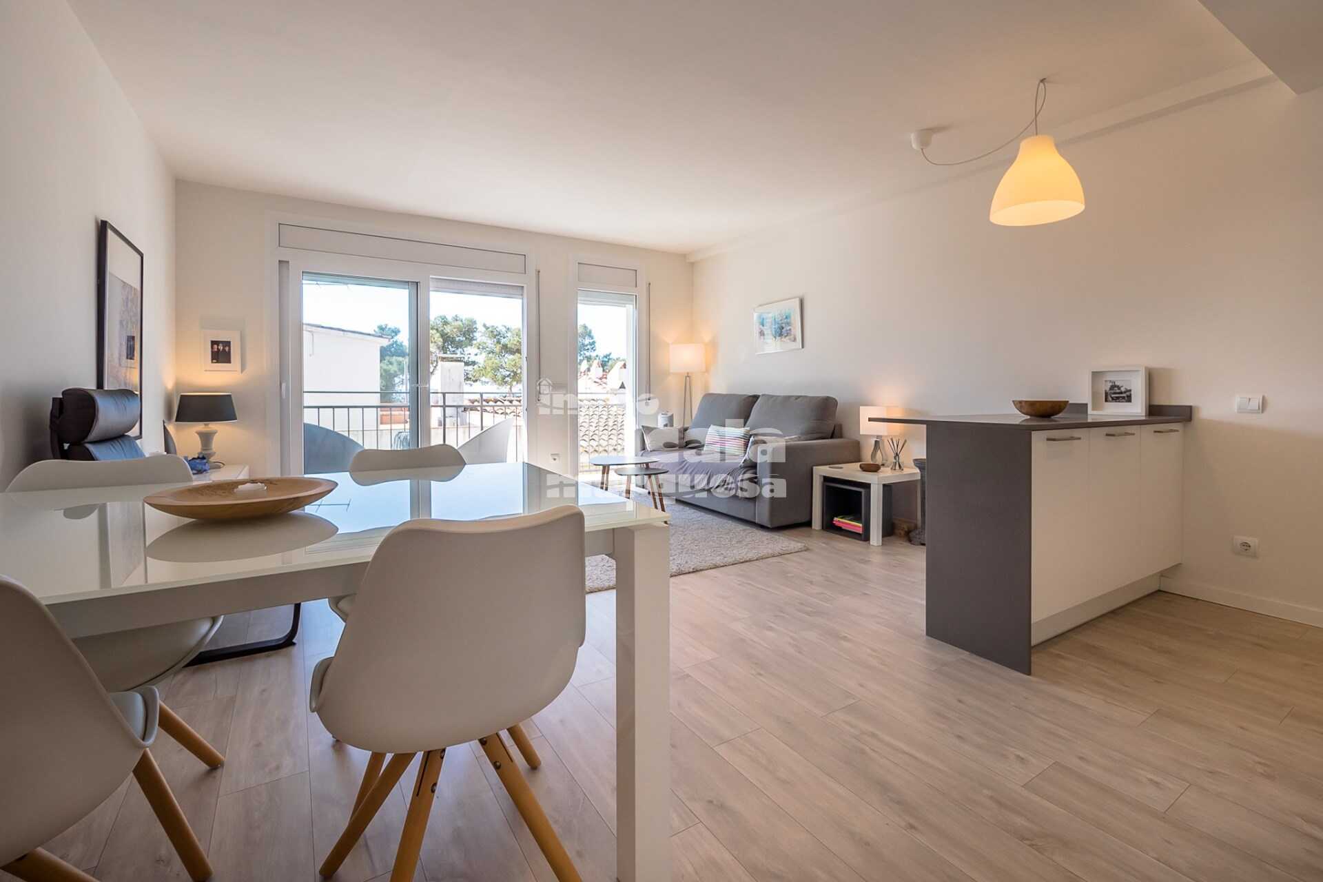 APARTAMENTO 2A LÍNEA DE LA PLAYA DE LLAFRANC