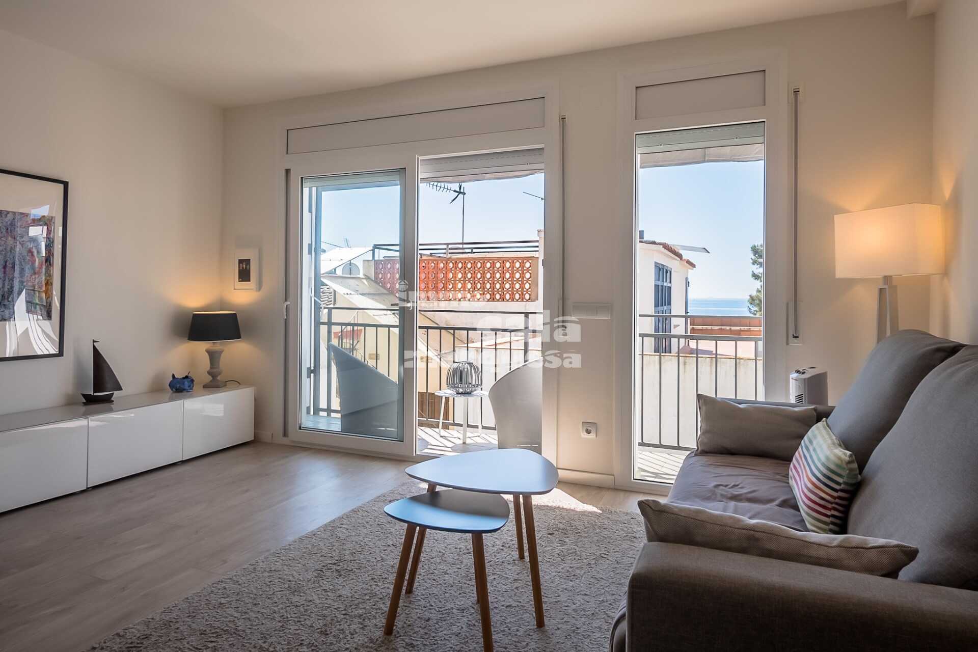 APARTAMENTO 2A LÍNEA DE LA PLAYA DE LLAFRANC