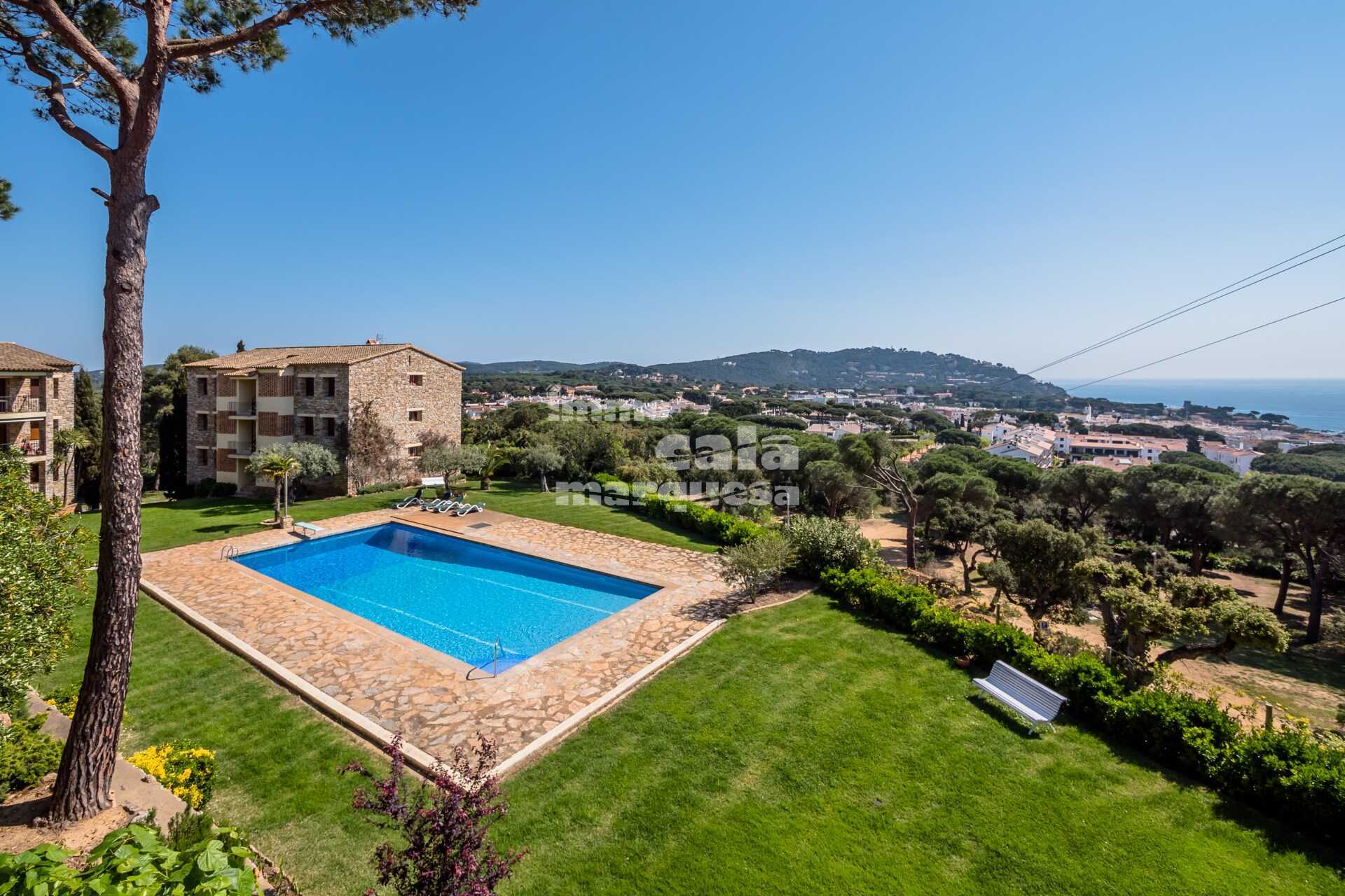 APARTAMENTO REFORMADO CON VISTAS AL MAR CERCA DEL CENTRO DE CALELLA DE PALAFRUGELL