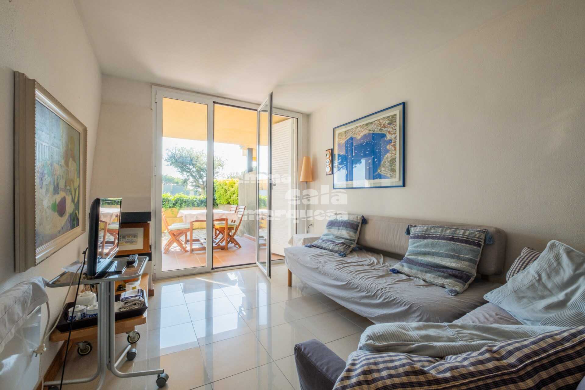 Apartment with sea views, communal garden, pool and tenis court in Calella de Palafrugell