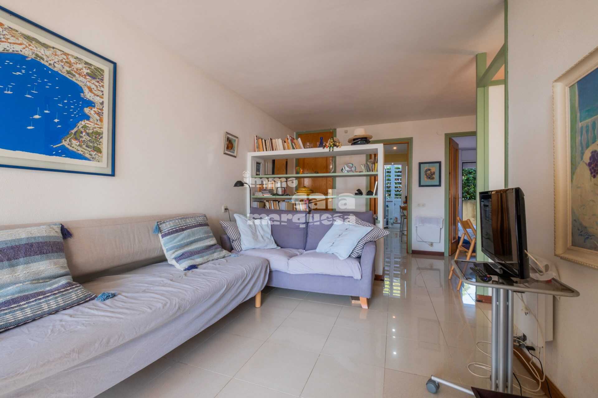 Apartment with sea views, communal garden, pool and tenis court in Calella de Palafrugell