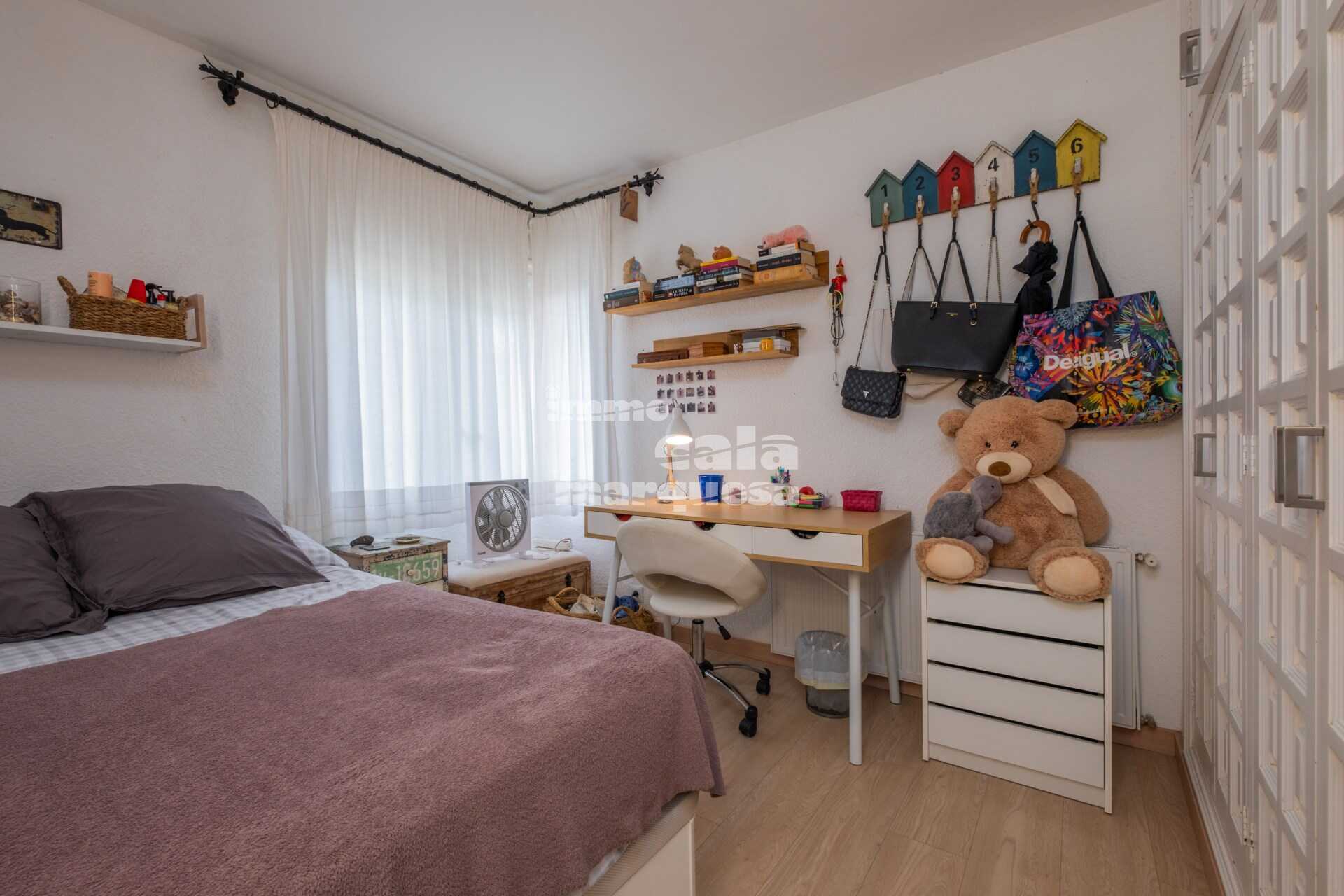 Bonic apartament en planta baixa  en comunitat amb jardí i piscina