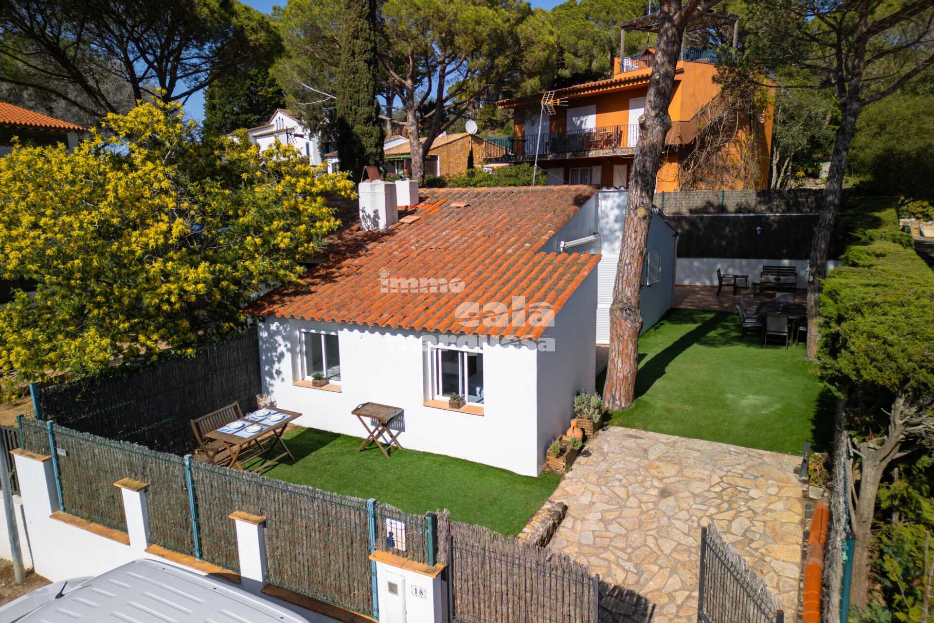 Bonita casa con jardín privado en Calella de Palafrugell