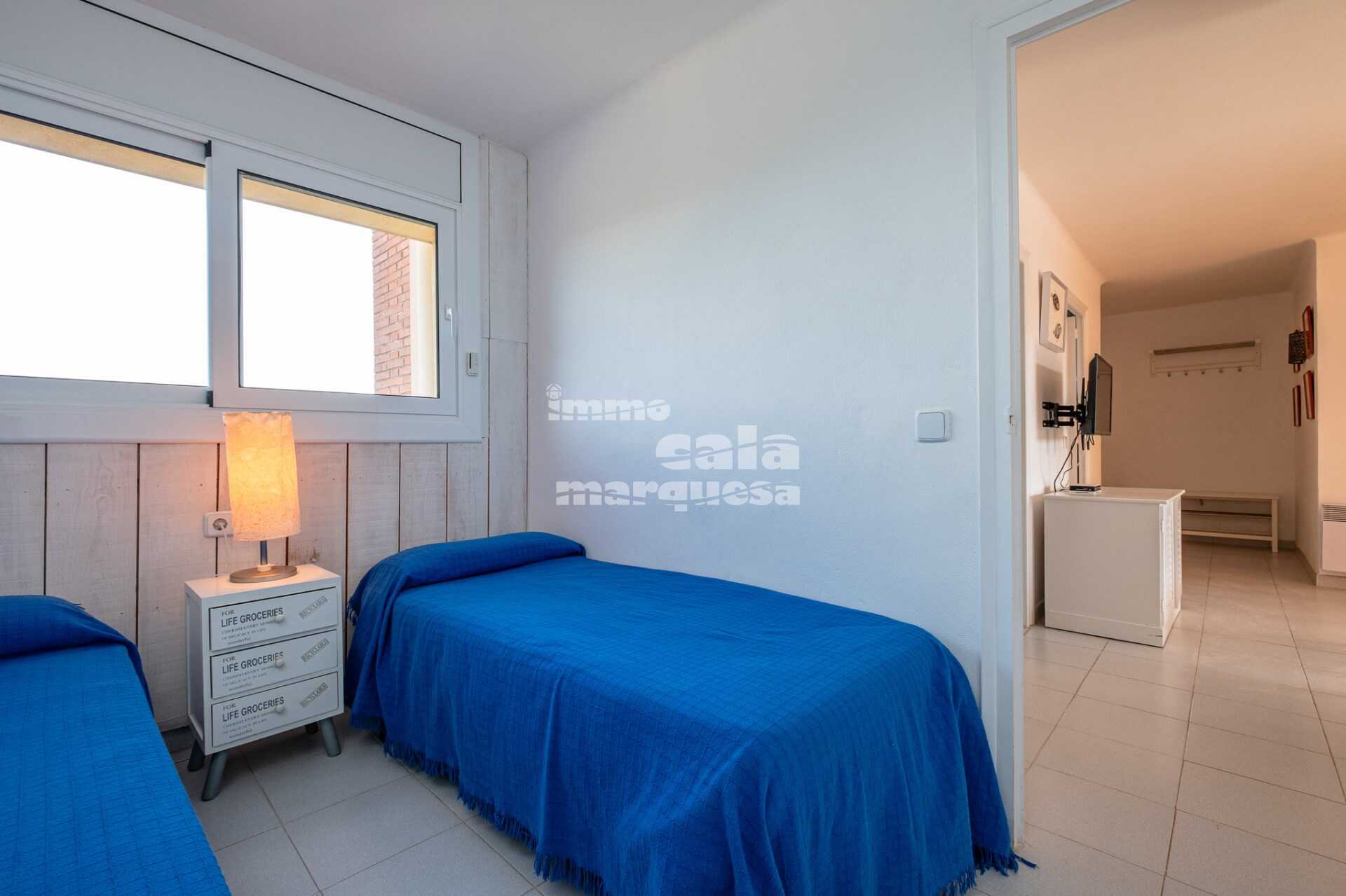 Apartment in pleasant community with pool in Calella de Palafrugell