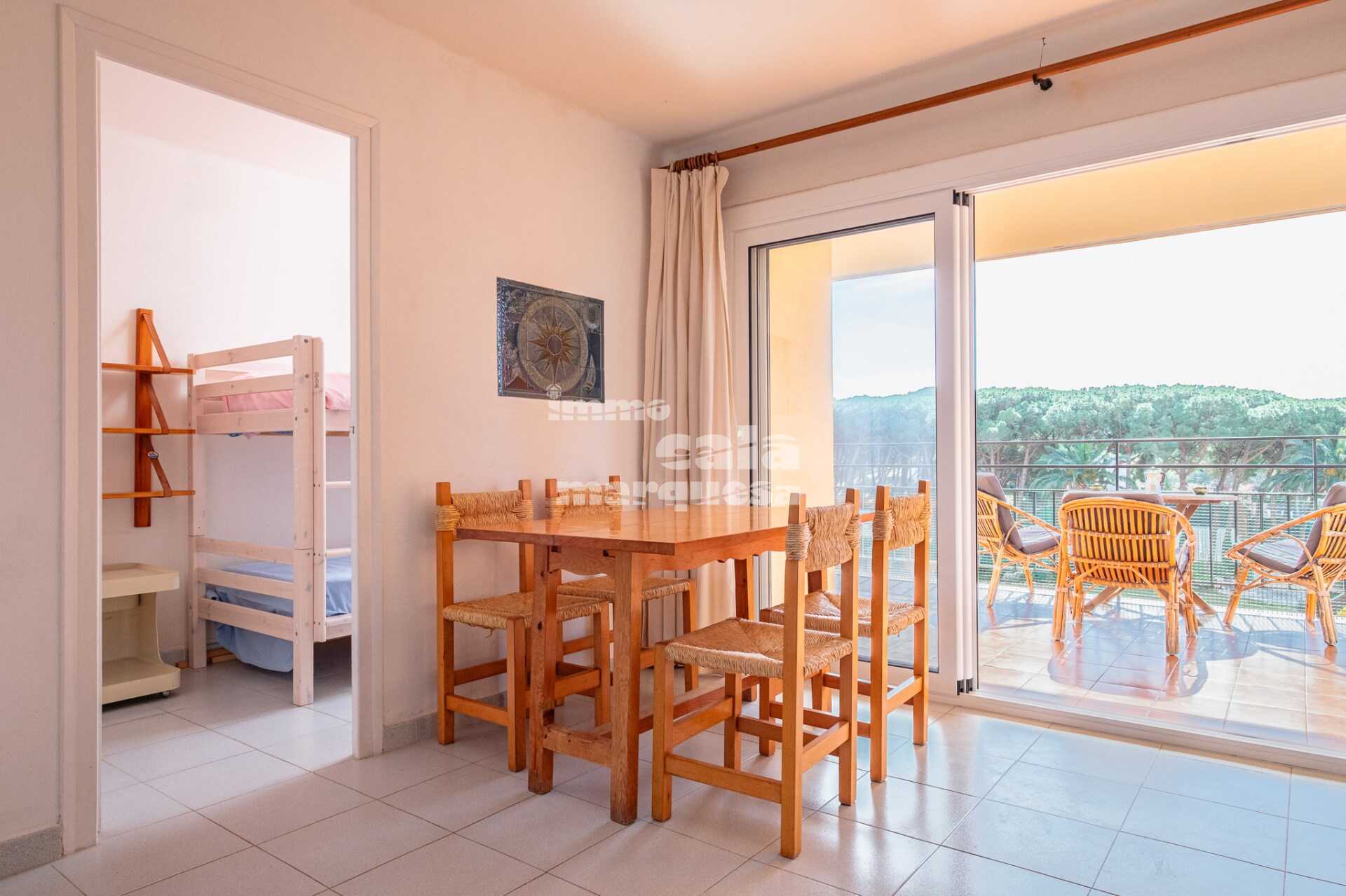 Apartment in pleasant community with pool in Calella de Palafrugell