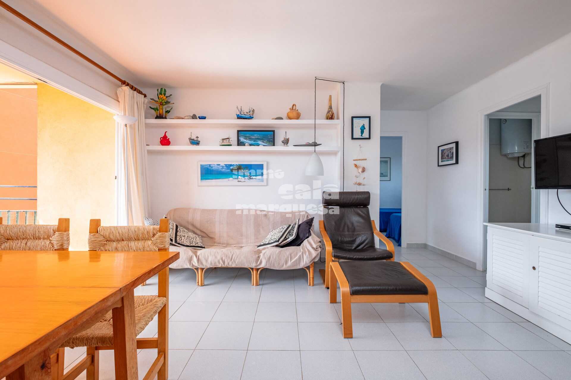 Apartment in pleasant community with pool in Calella de Palafrugell