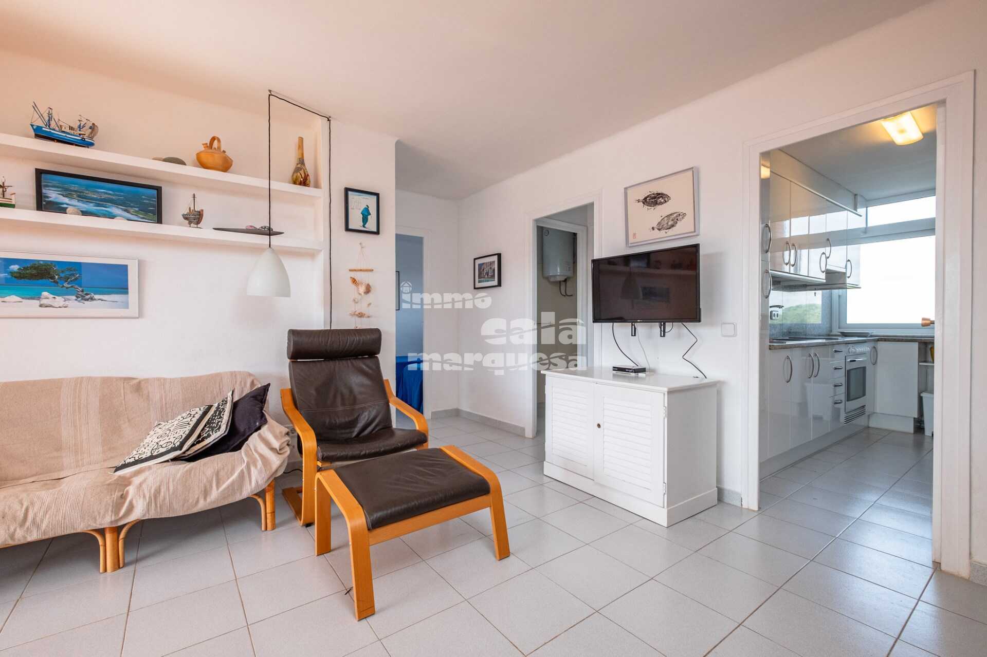 Apartment in pleasant community with pool in Calella de Palafrugell