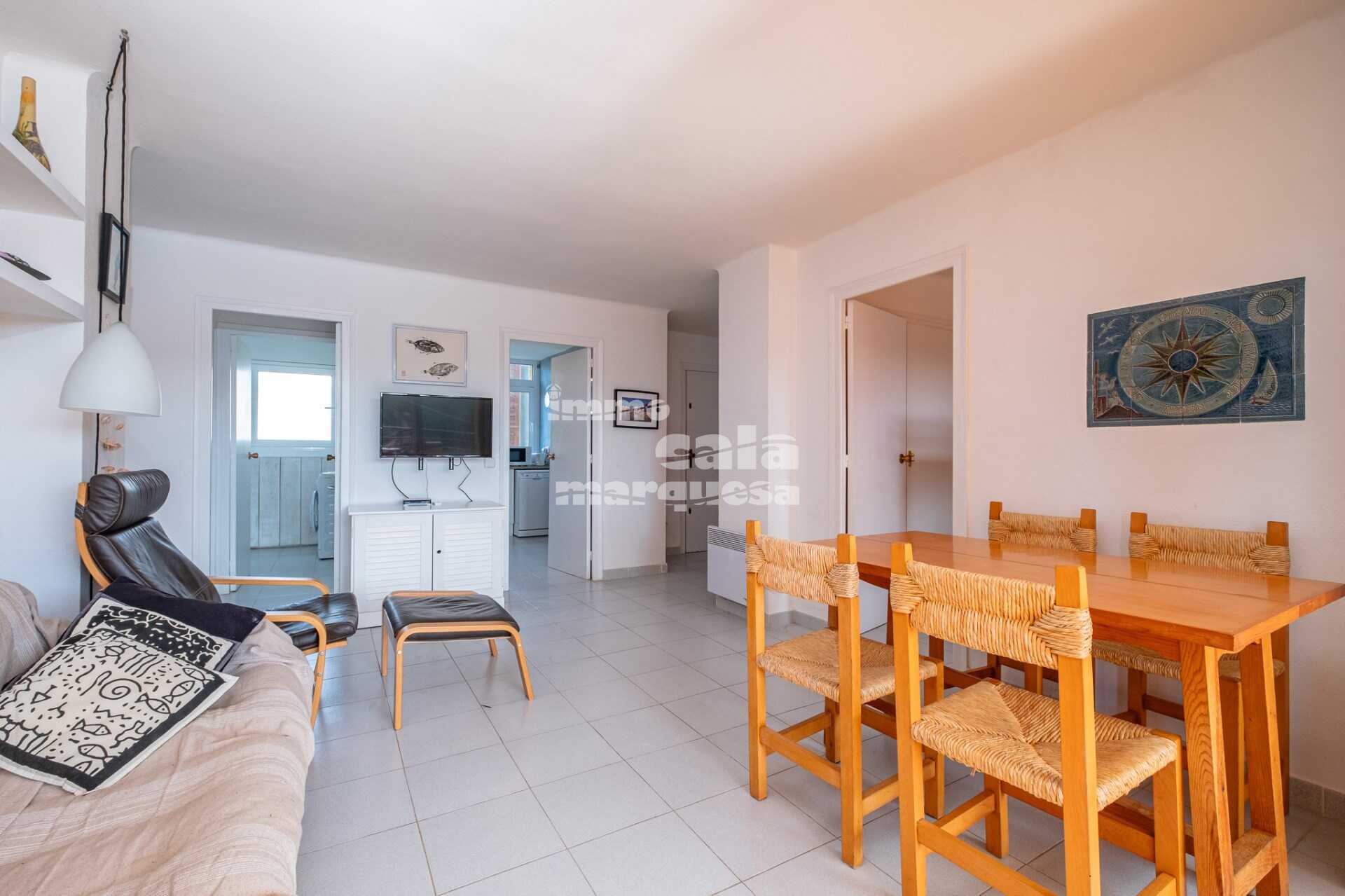 Apartment in pleasant community with pool in Calella de Palafrugell