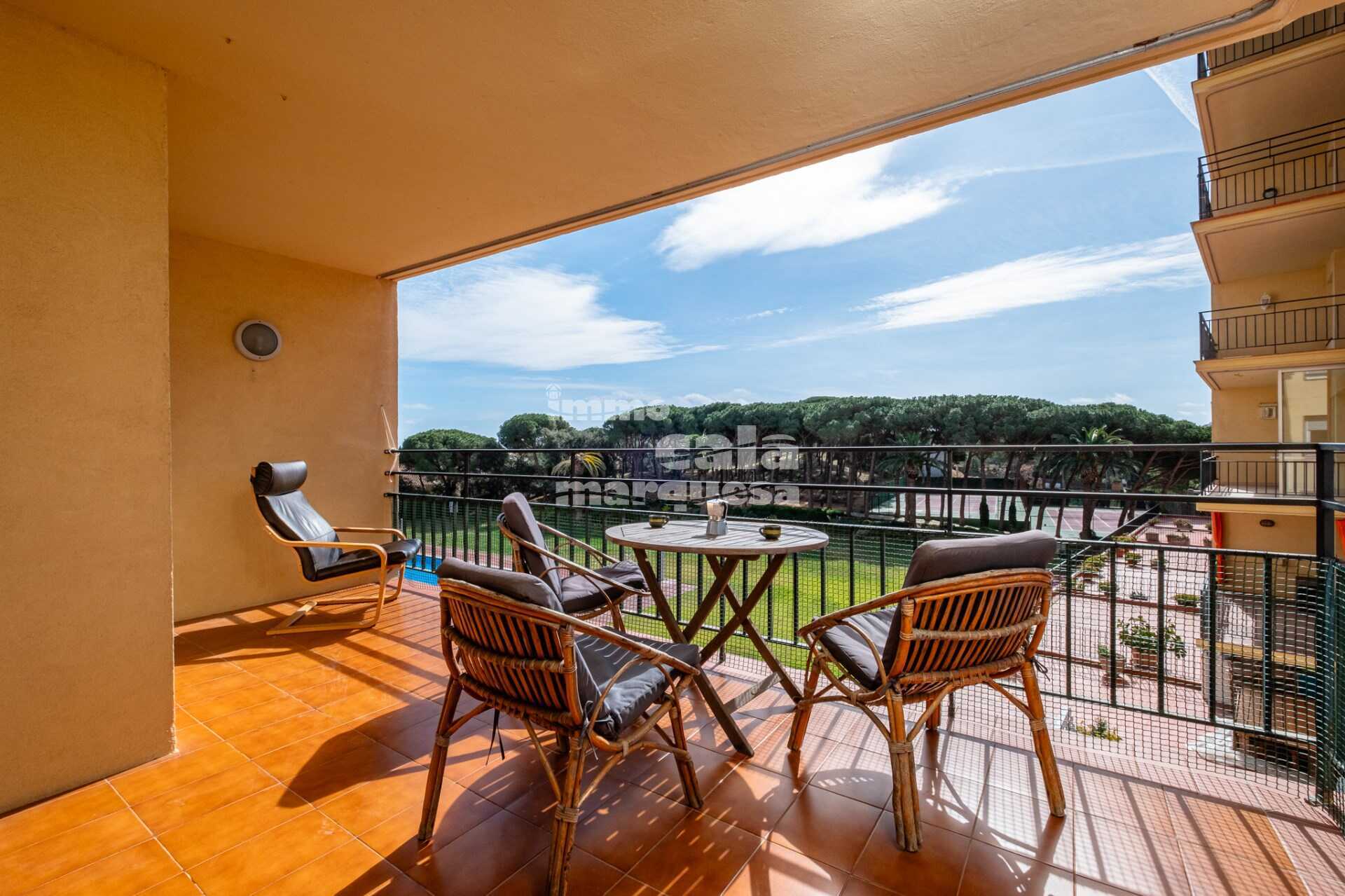 Apartment in pleasant community with pool in Calella de Palafrugell