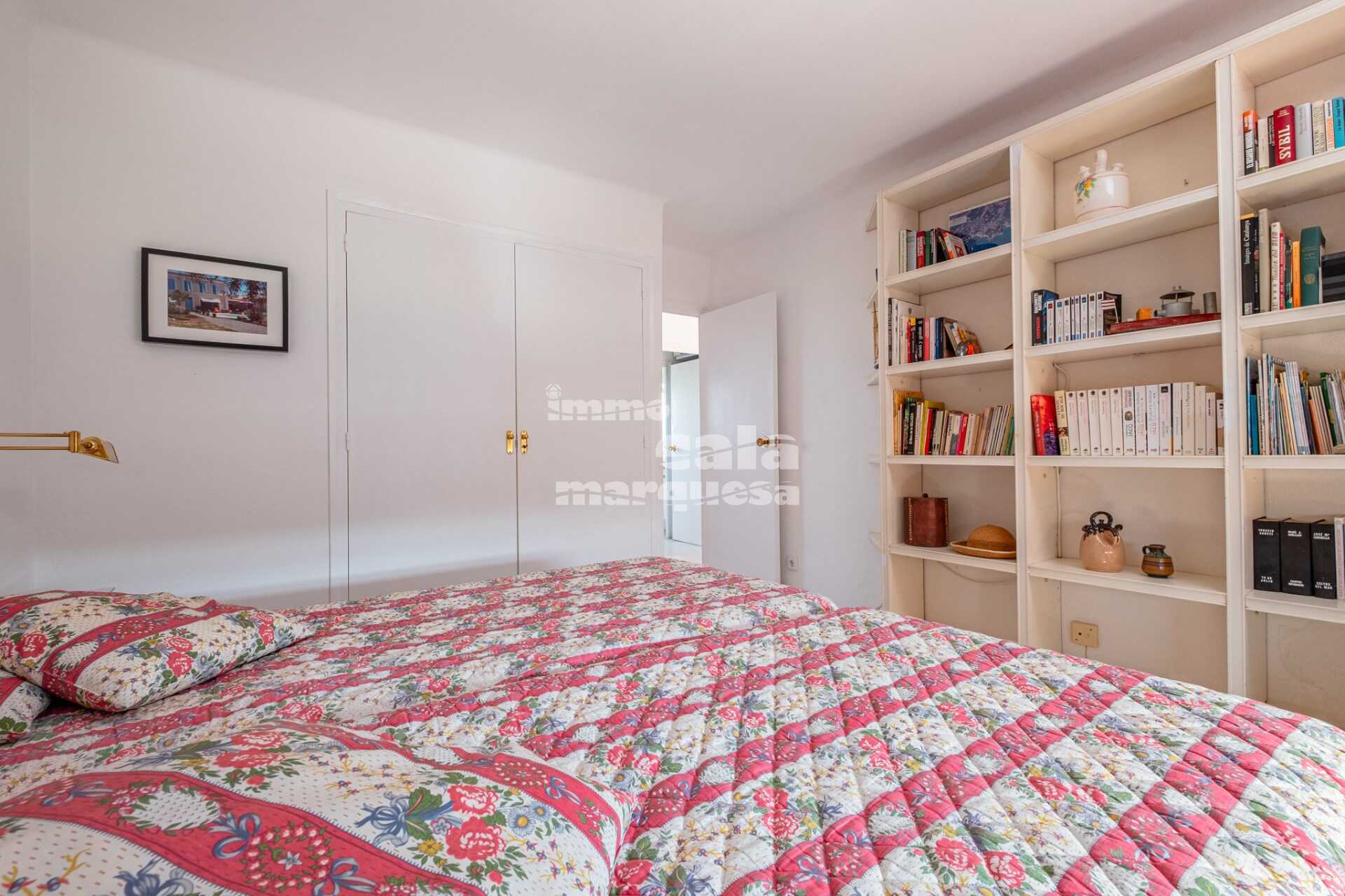 Apartment in pleasant community with pool in Calella de Palafrugell