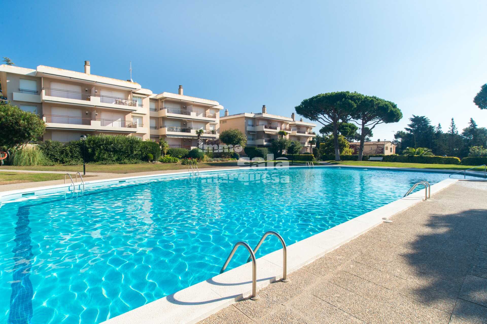 Gran apartamento  planta baja  cerca de la playa en Calella de Palafrugell