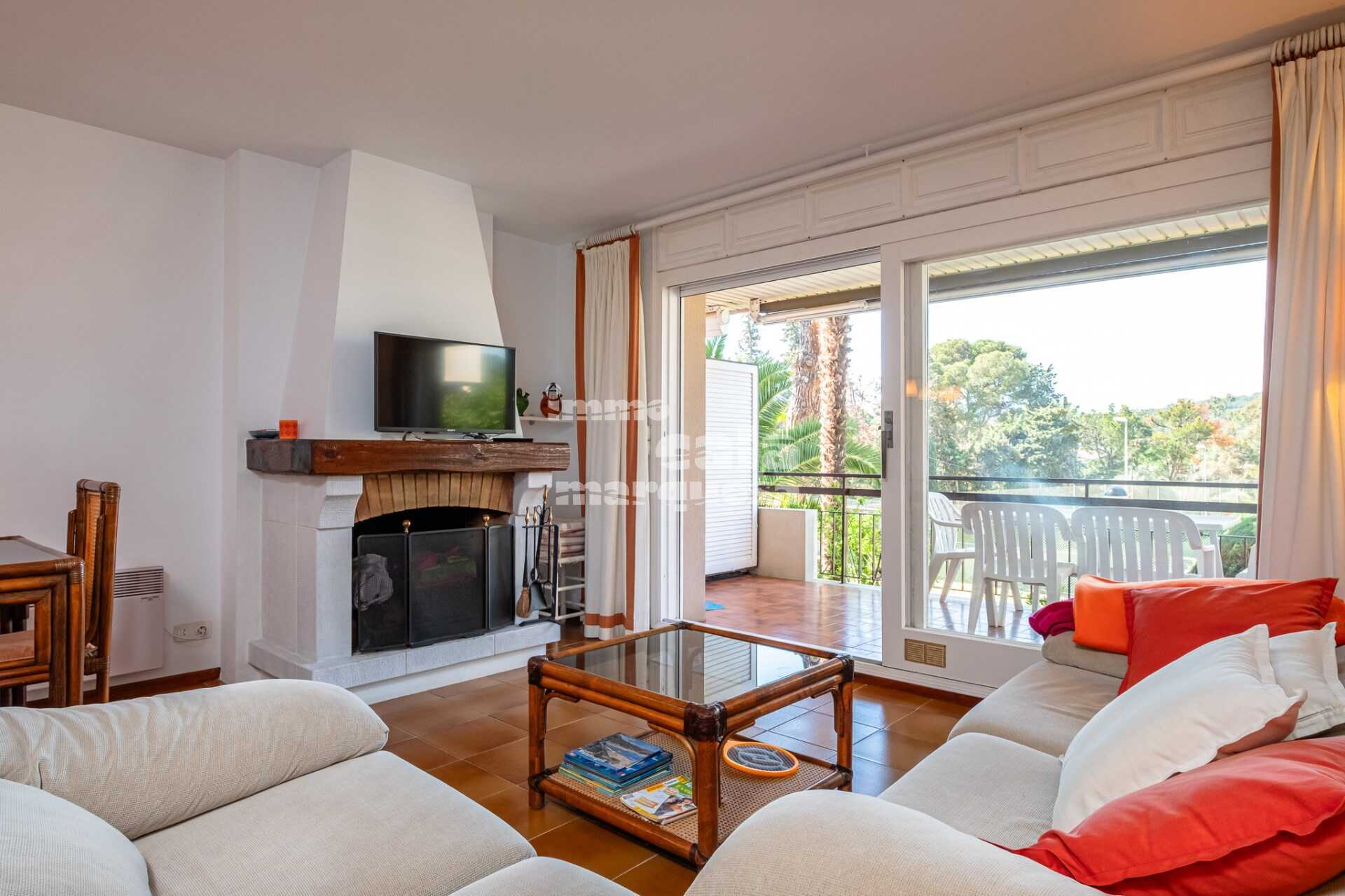 Gran apartamento  planta baja  cerca de la playa en Calella de Palafrugell