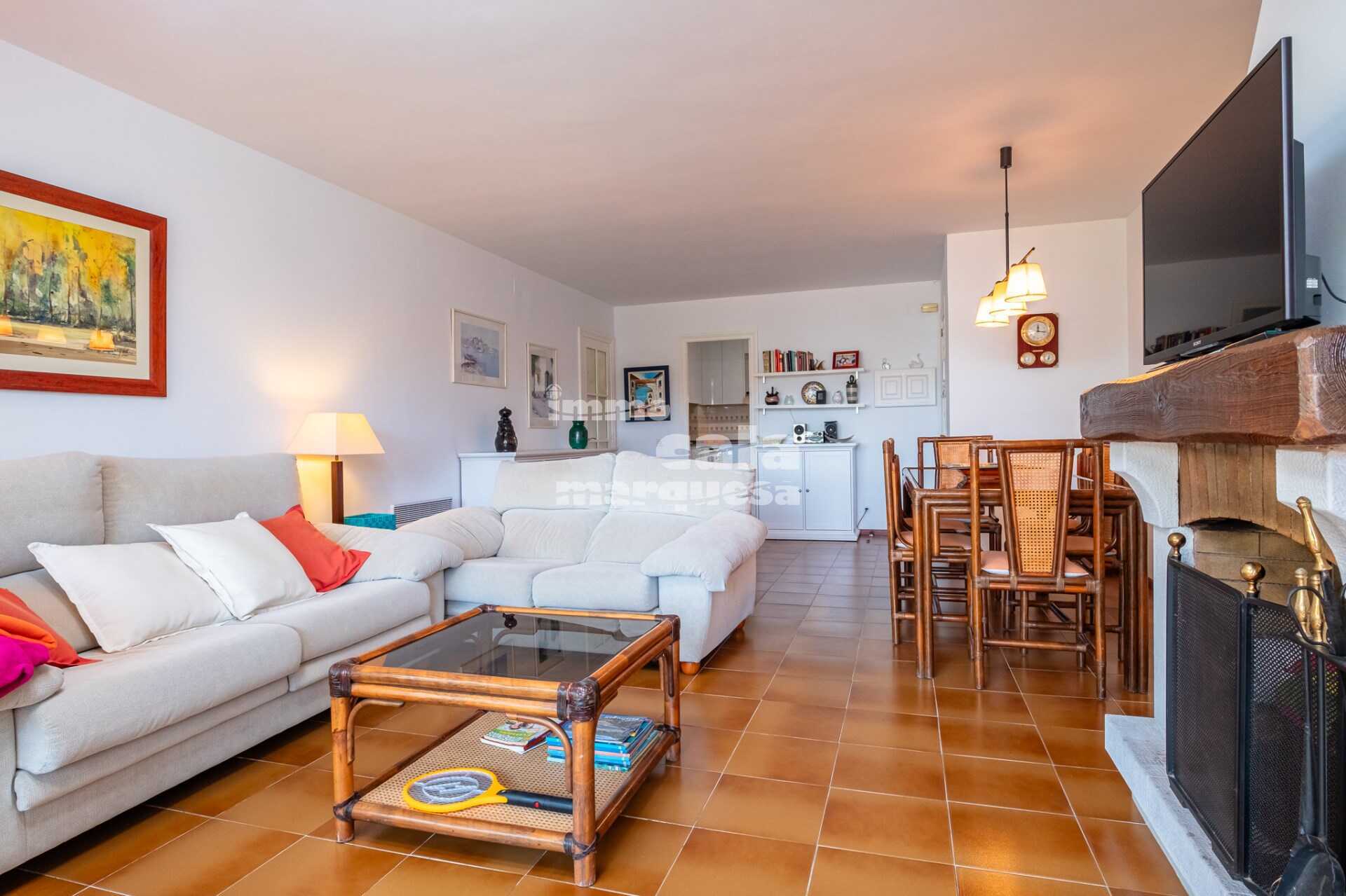 Gran apartamento  planta baja  cerca de la playa en Calella de Palafrugell