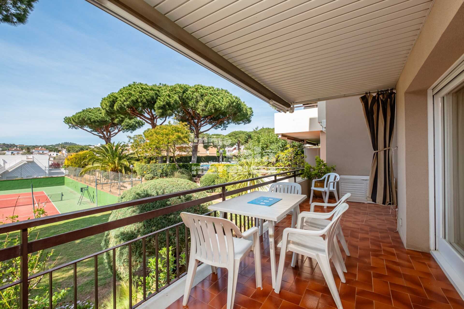 Gran apartamento  planta baja  cerca de la playa en Calella de Palafrugell