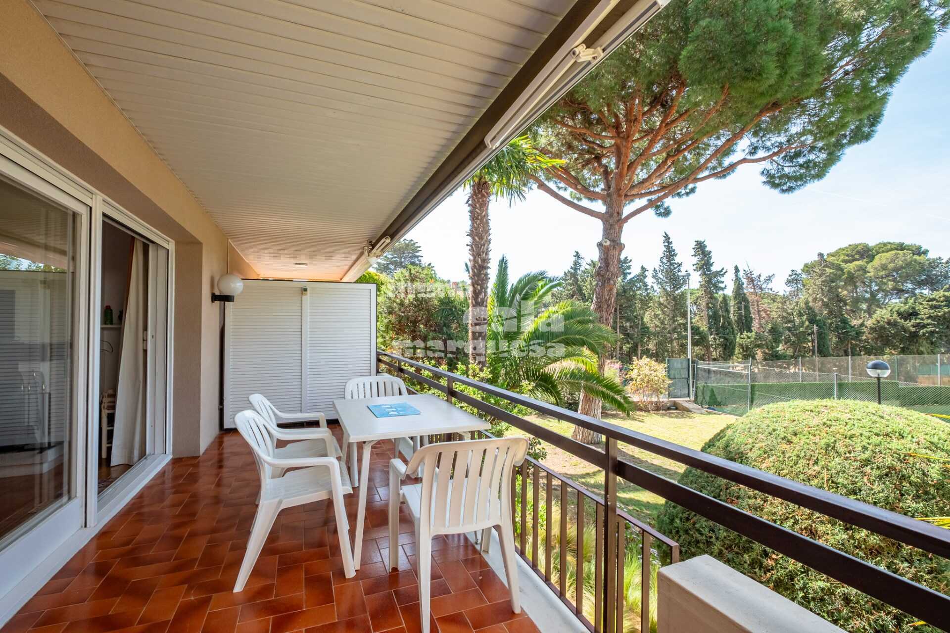 Gran apartamento  planta baja  cerca de la playa en Calella de Palafrugell