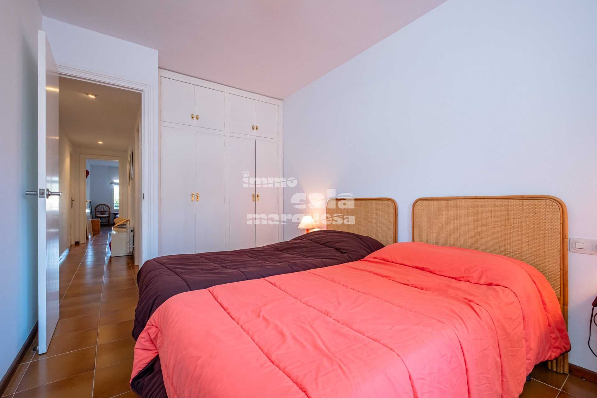 Gran apartamento  planta baja  cerca de la playa en Calella de Palafrugell