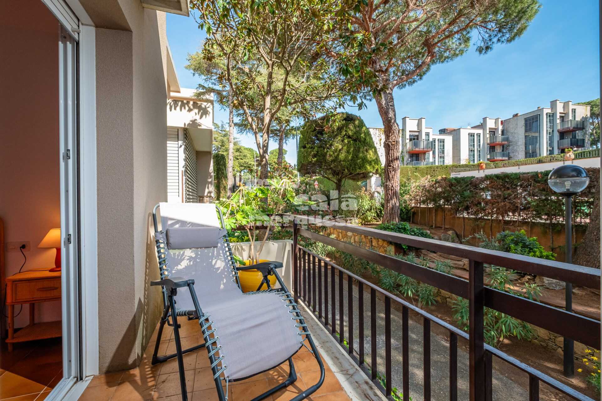 Gran apartamento  planta baja  cerca de la playa en Calella de Palafrugell