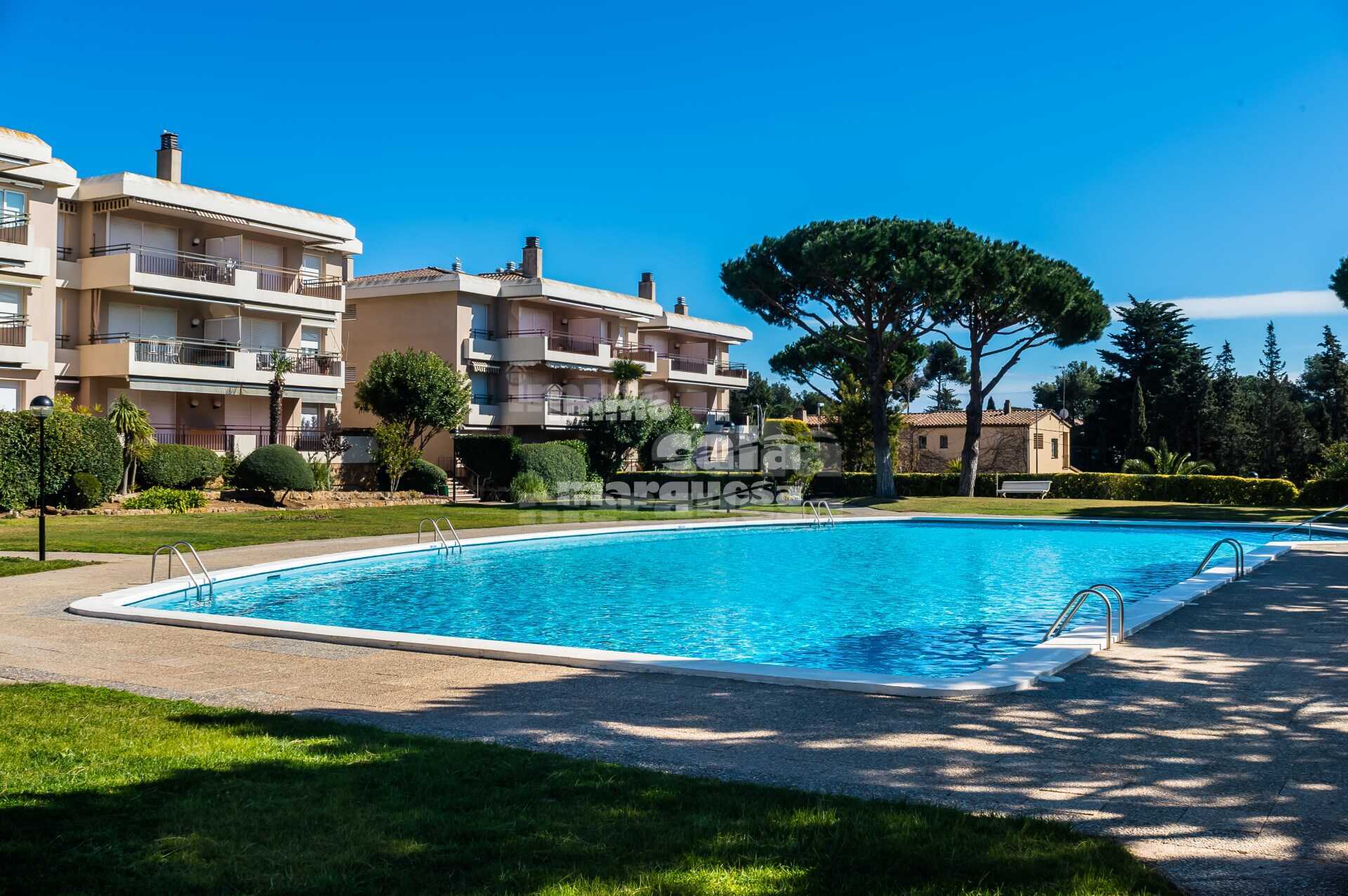 Gran apartamento  planta baja  cerca de la playa en Calella de Palafrugell