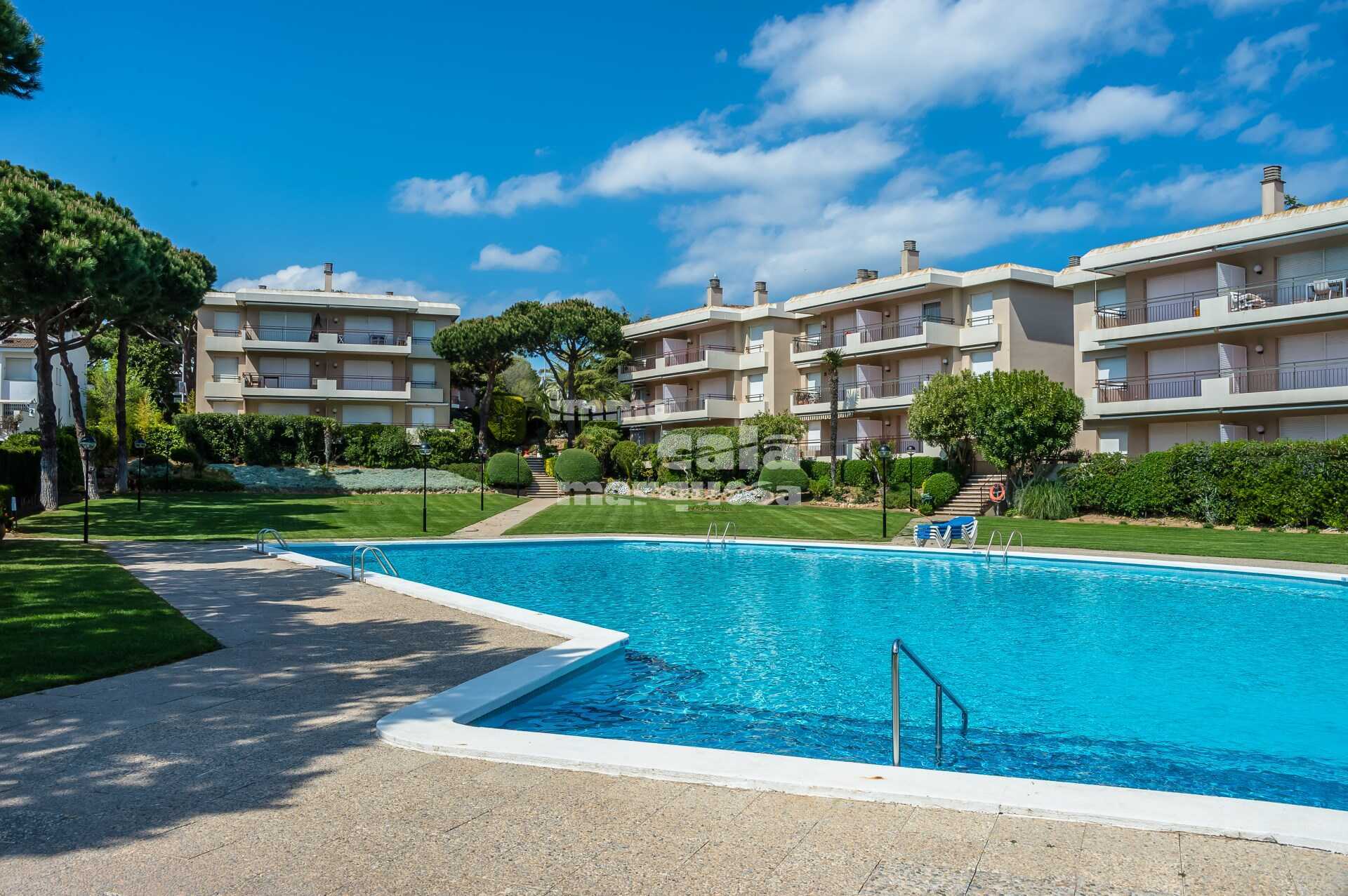 Gran apartamento  planta baja  cerca de la playa en Calella de Palafrugell