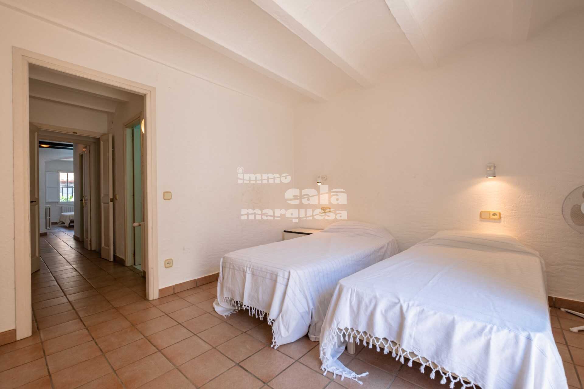 Casa de poble amb gran pati a ple centre de Palafrugell 
