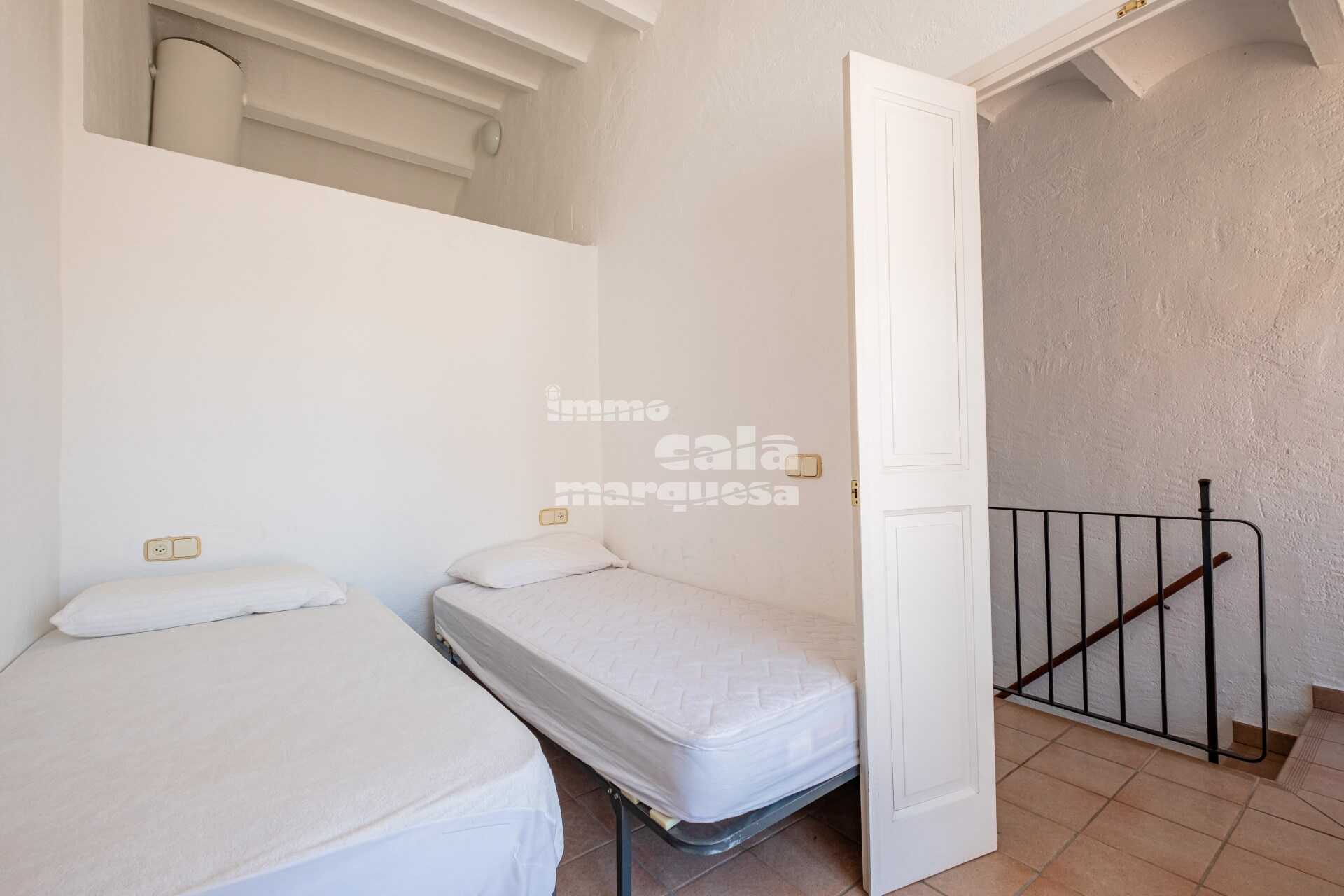 Casa de poble amb gran pati a ple centre de Palafrugell 