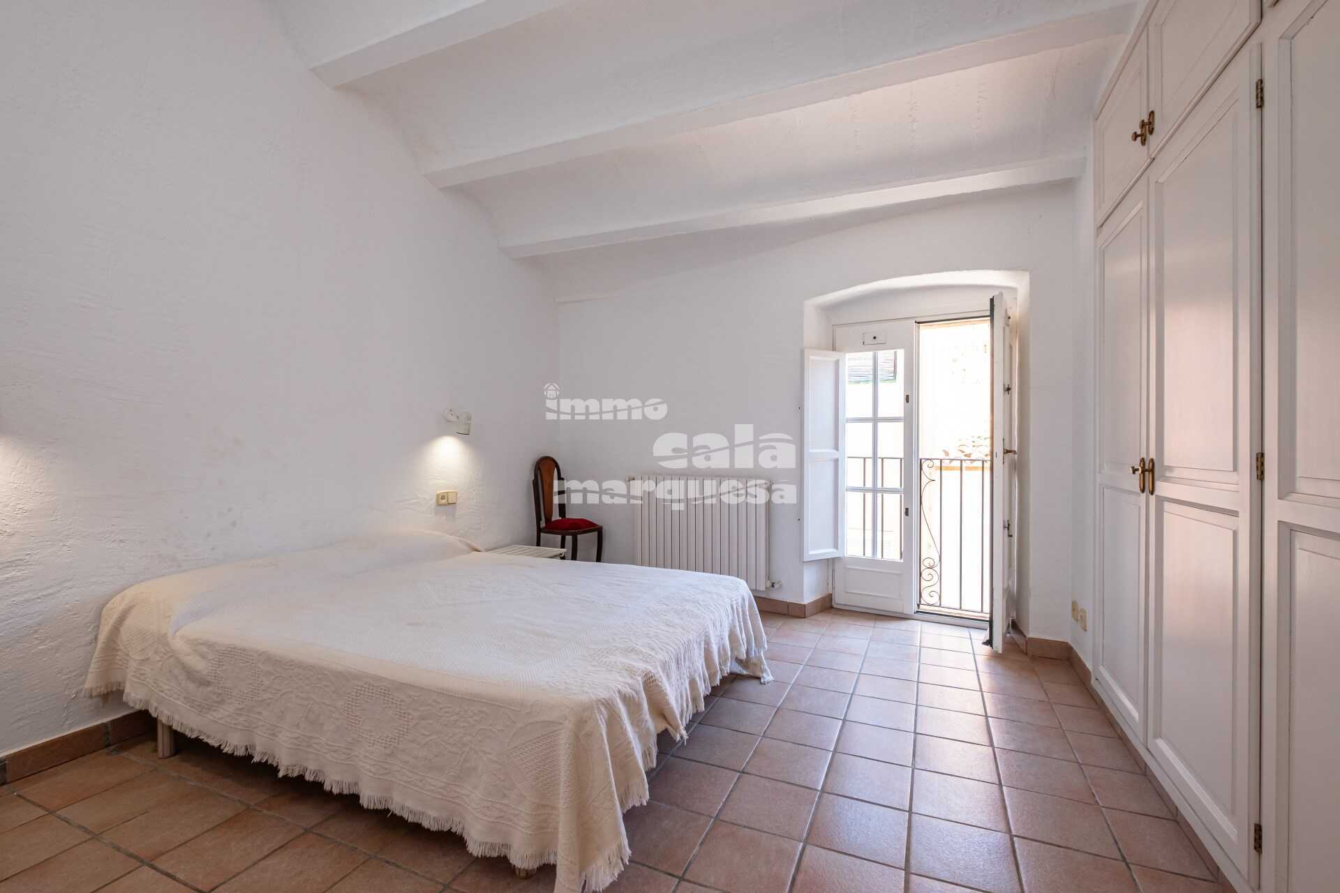 Casa de poble amb gran pati a ple centre de Palafrugell 
